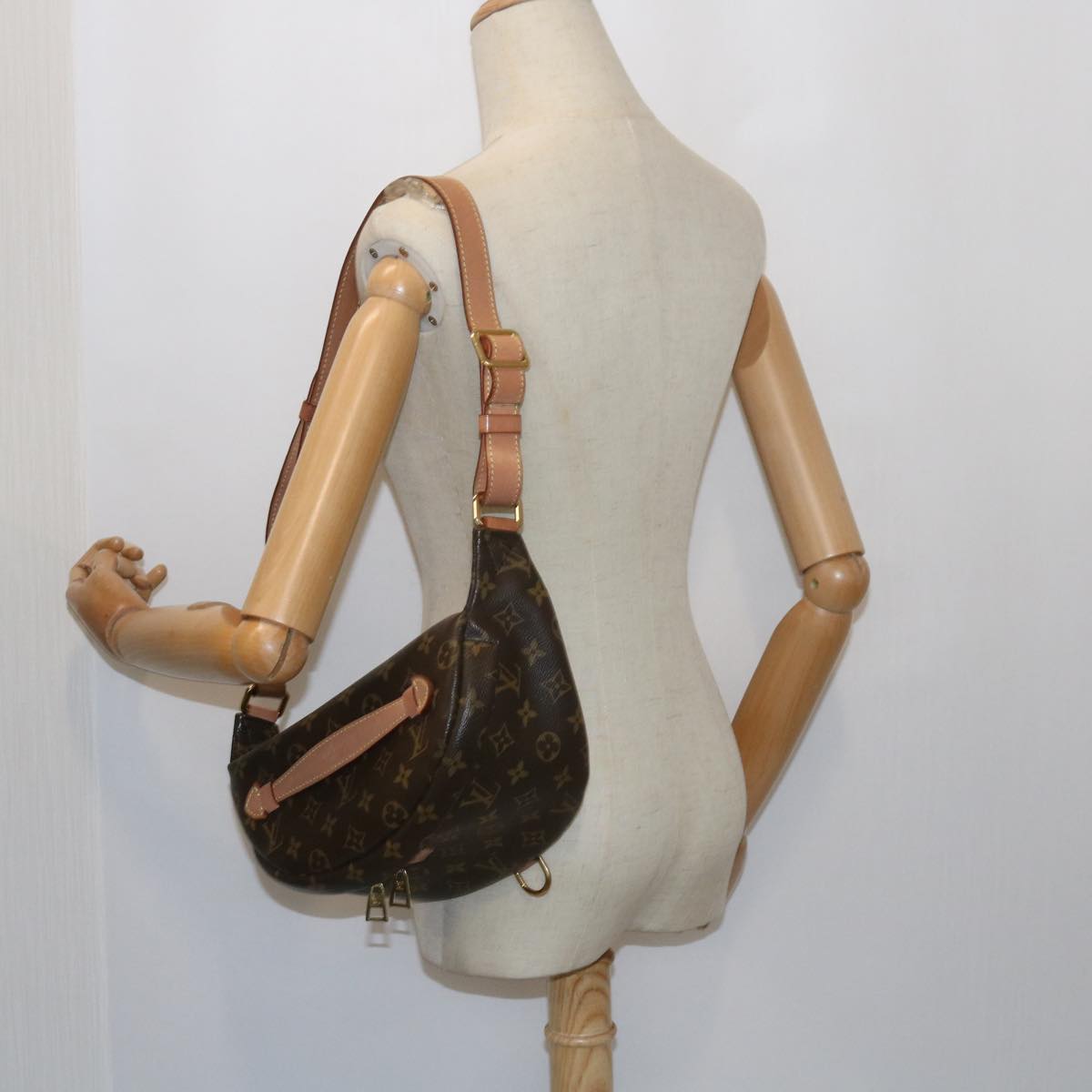 LOUIS VUITTON Monogram Bum Bag Shoulder Bag M43644 LV Auth 59363A