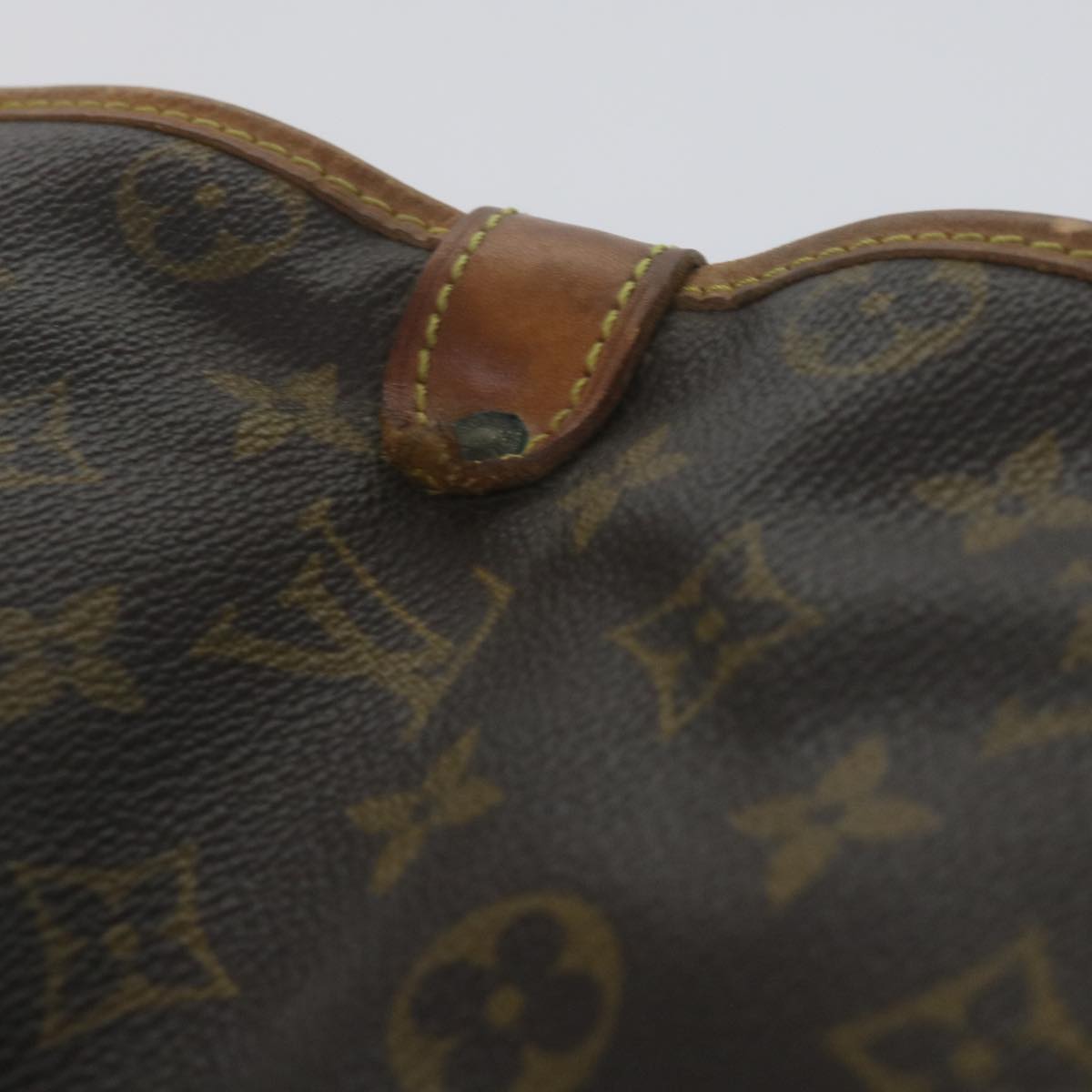 LOUIS VUITTON Monogram Saumur 35 Shoulder Bag M42254 LV Auth 59421