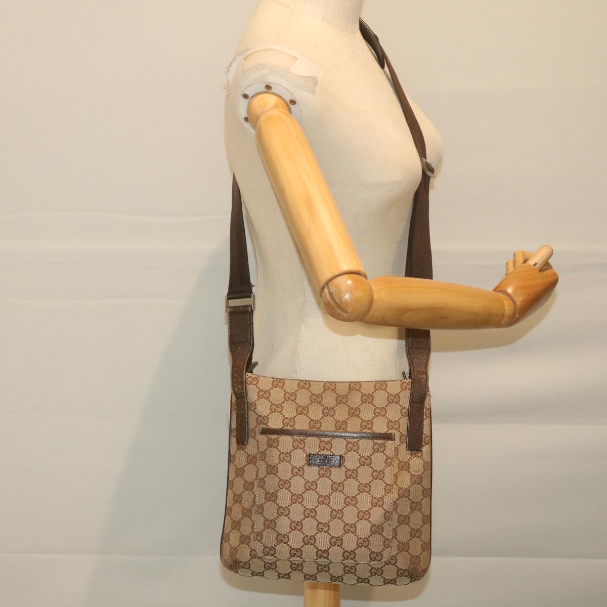 GUCCI GG Canvas Shoulder Bag Beige 122793 Auth 59478