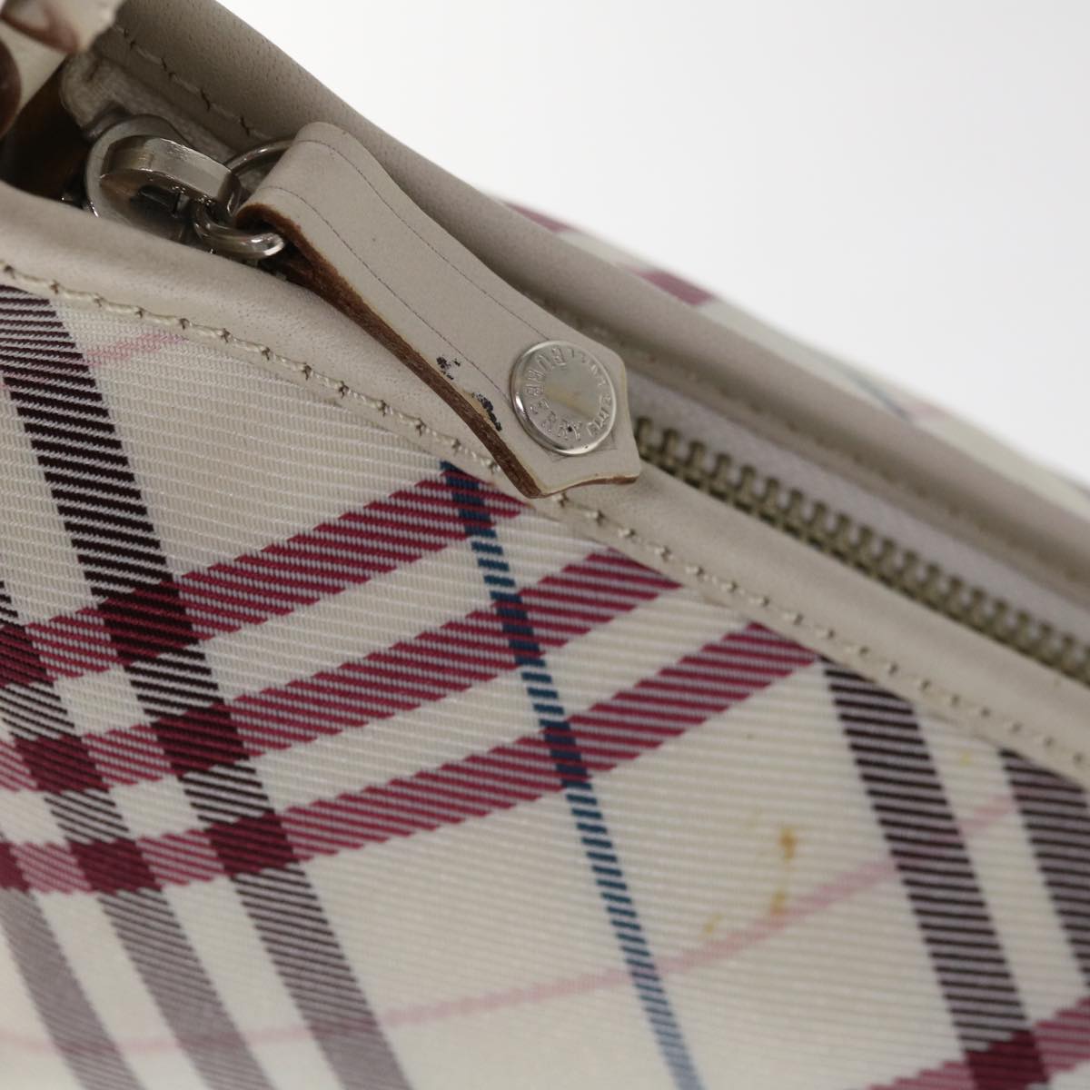 BURBERRY Nova Check Blue Label Shoulder Bag Nylon White Red Auth 59498