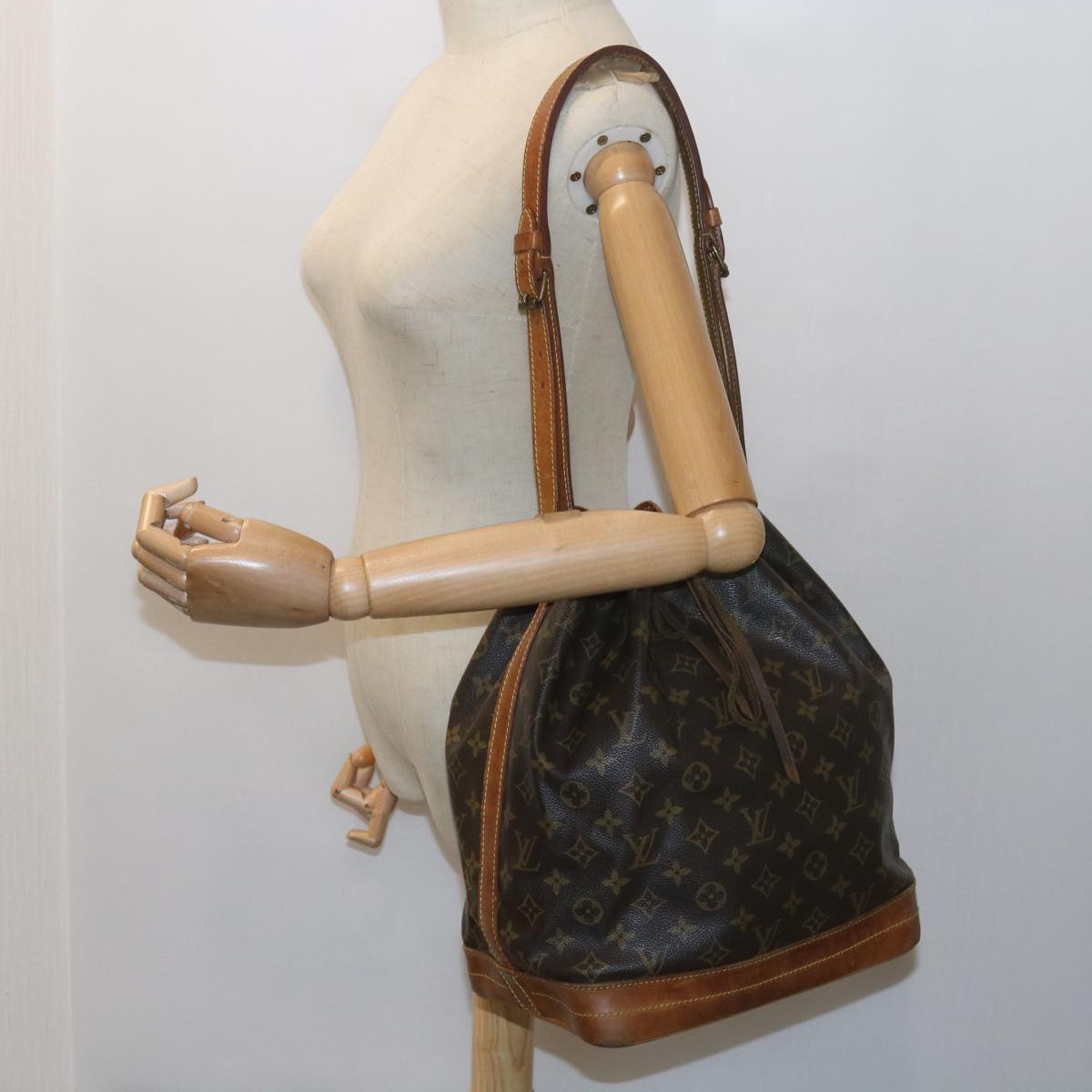 LOUIS VUITTON Monogram Noe Shoulder Bag M42224 LV Auth 59532