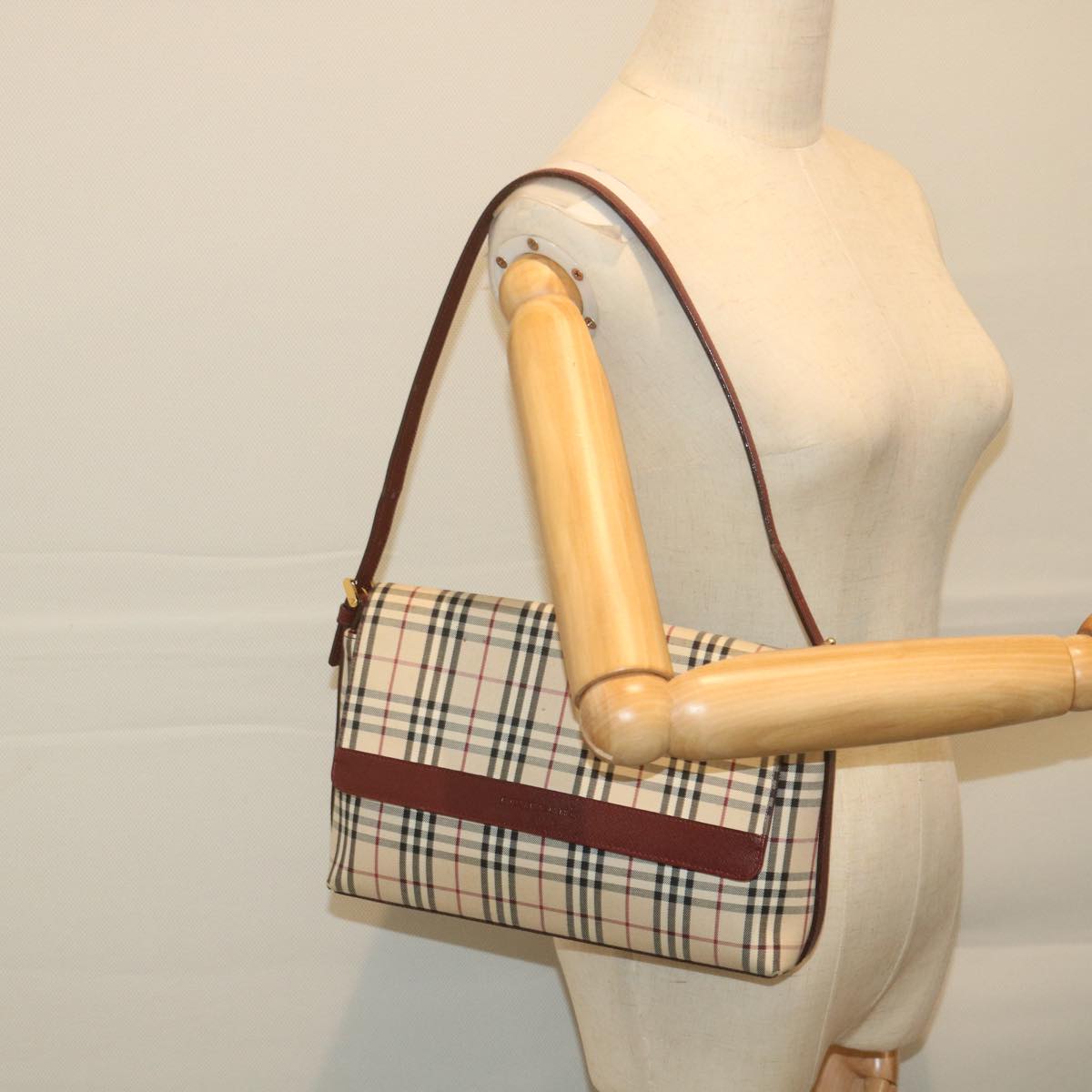 BURBERRY Nova Check Shoulder Bag Nylon Beige Auth 59564