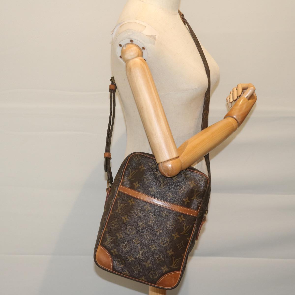 LOUIS VUITTON Monogram Danube MM Shoulder Bag M45264 LV Auth 59607