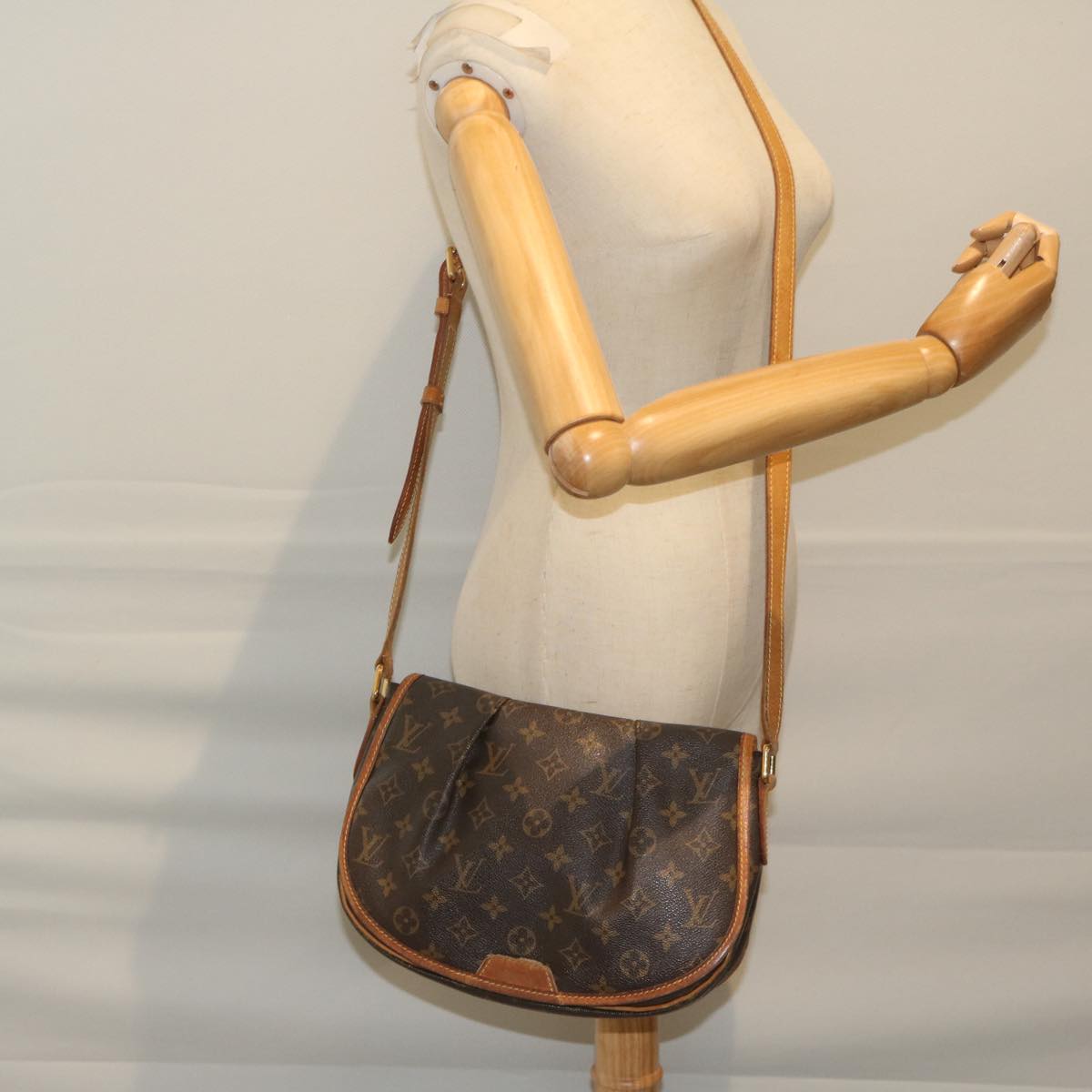 LOUIS VUITTON Monogram Menilmontant PM Shoulder Bag M40474 LV Auth 59611