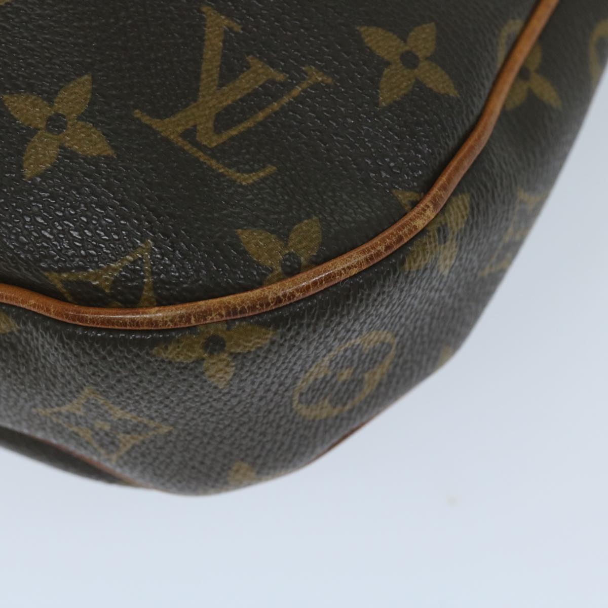 LOUIS VUITTON Monogram Odeon MM Shoulder Bag M56389 LV Auth 59656