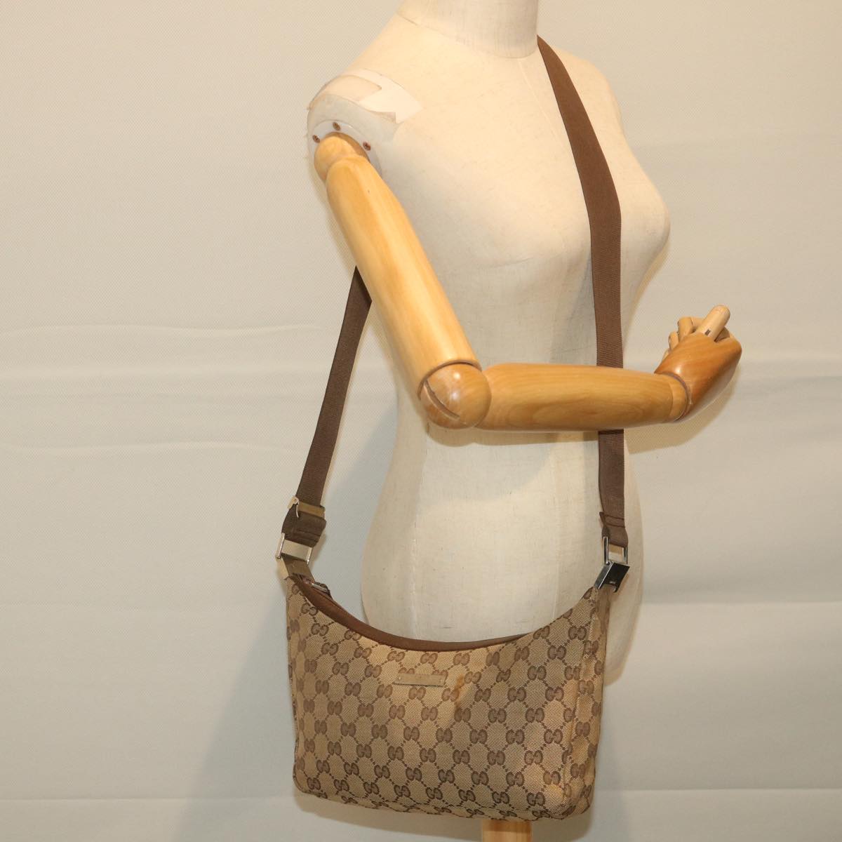 GUCCI GG Canvas Shoulder Bag Beige 019 0433 Auth 59704