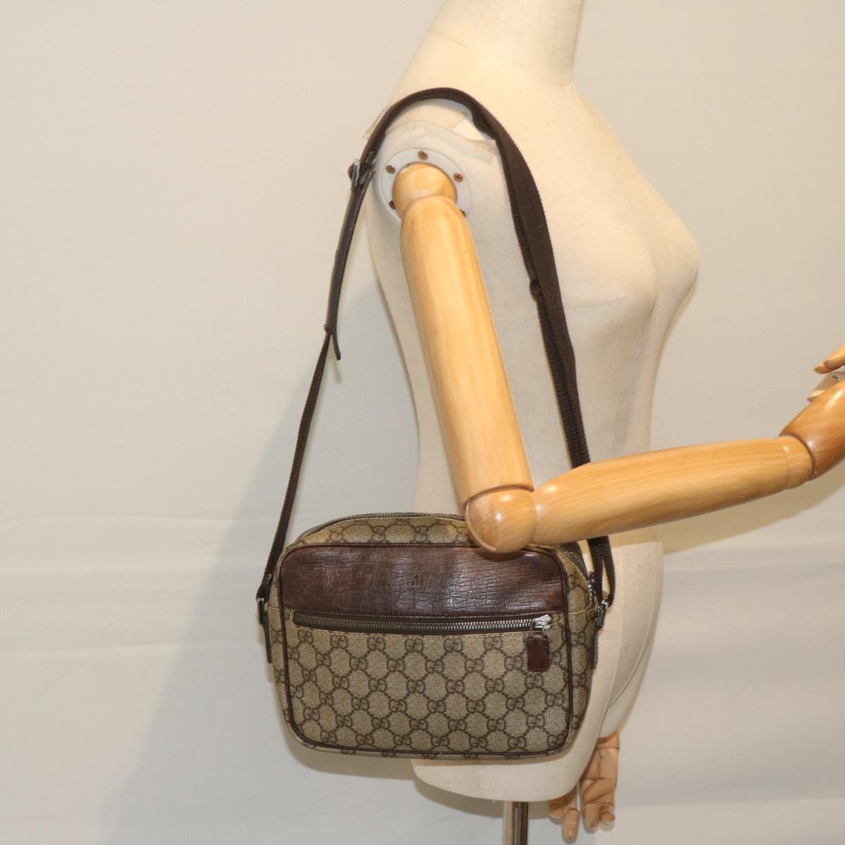 GUCCI GG Supreme Shoulder Bag Beige 114291 Auth 59716