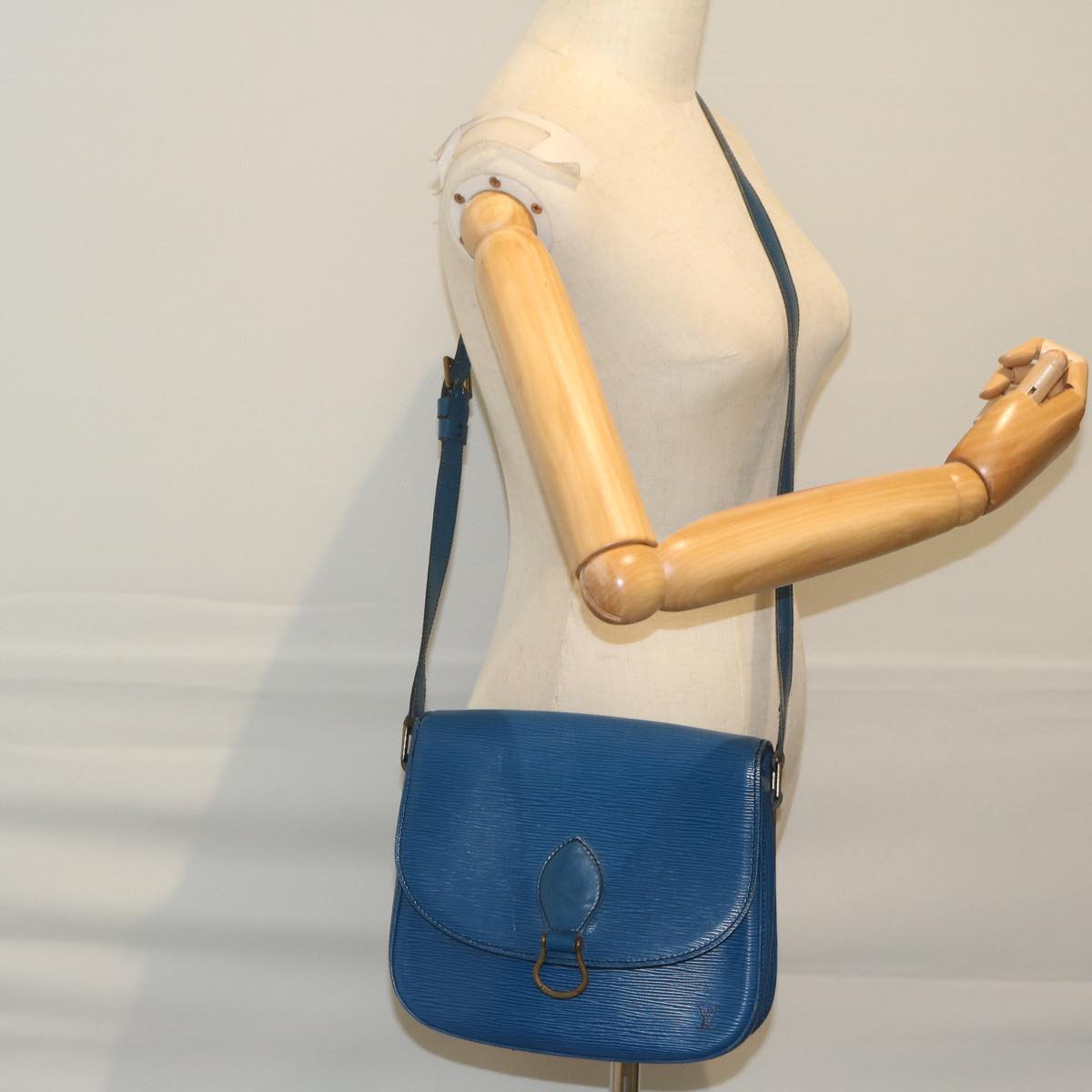 LOUIS VUITTON Epi Saint Cloud GM Shoulder Bag Blue M52195 LV Auth 59795