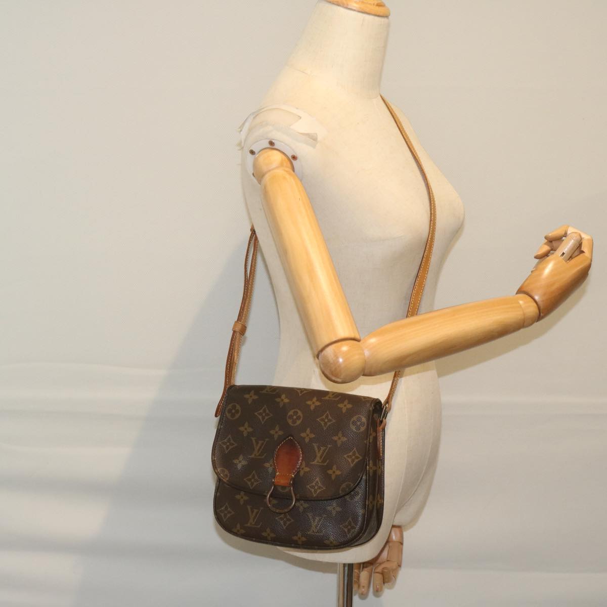 LOUIS VUITTON Monogram Saint Cloud MM Shoulder Bag M51243 LV Auth 59796