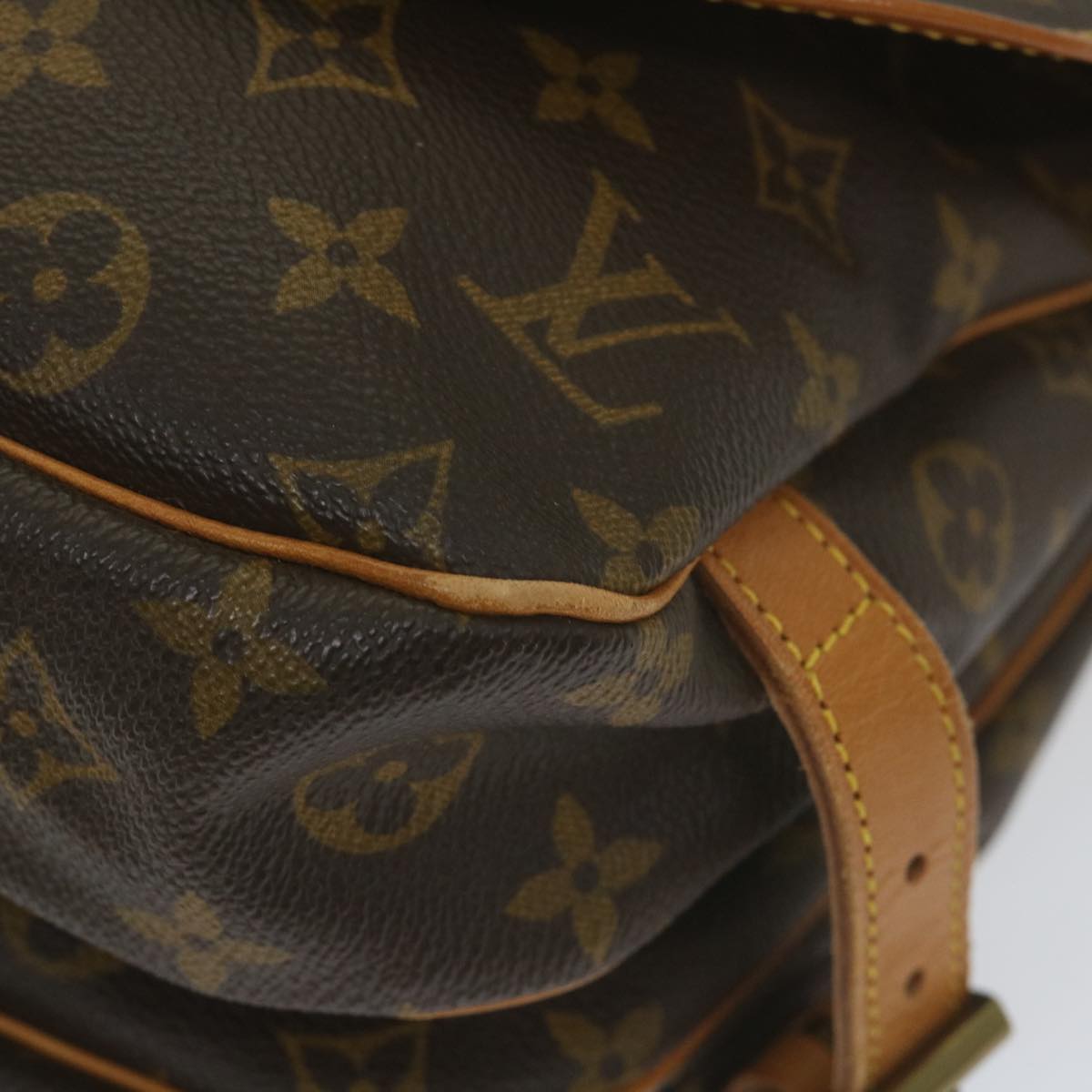 LOUIS VUITTON Monogram Saumur 30 Shoulder Bag M42256 LV Auth 59815