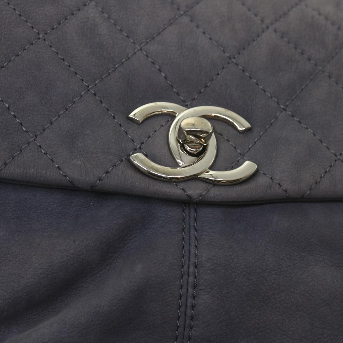 CHANEL Matelasse Chain Shoulder Bag Leather Navy CC Auth 59867A