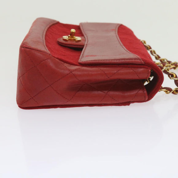 CHANEL Matelasse Chain Shoulder Bag Canvas Red CC Auth 59869A