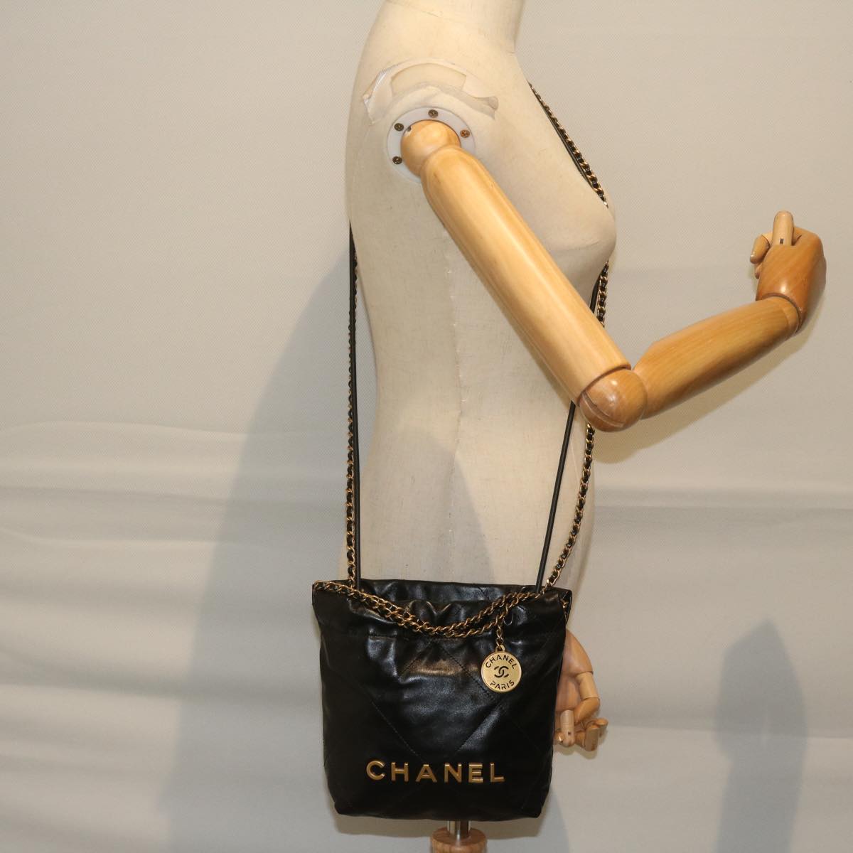 CHANEL CHANEL 22 Chain Hand Bag Leather Black AS3980 CC Auth 59889S