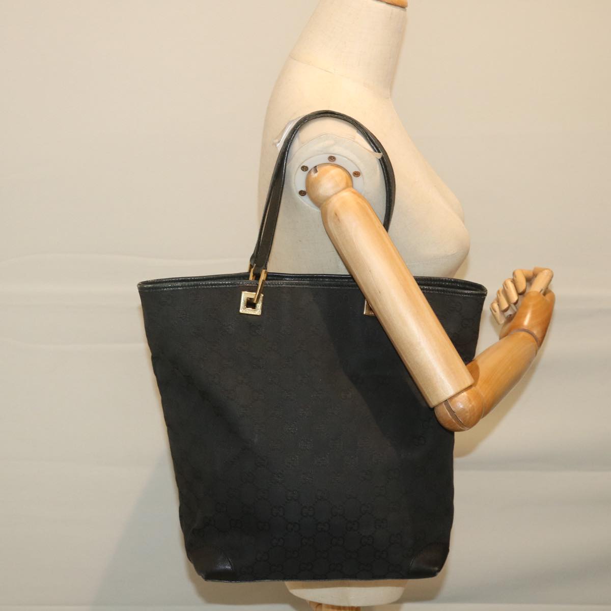 GUCCI GG Canvas Tote Bag Black 002 1098 2404 Auth 59972