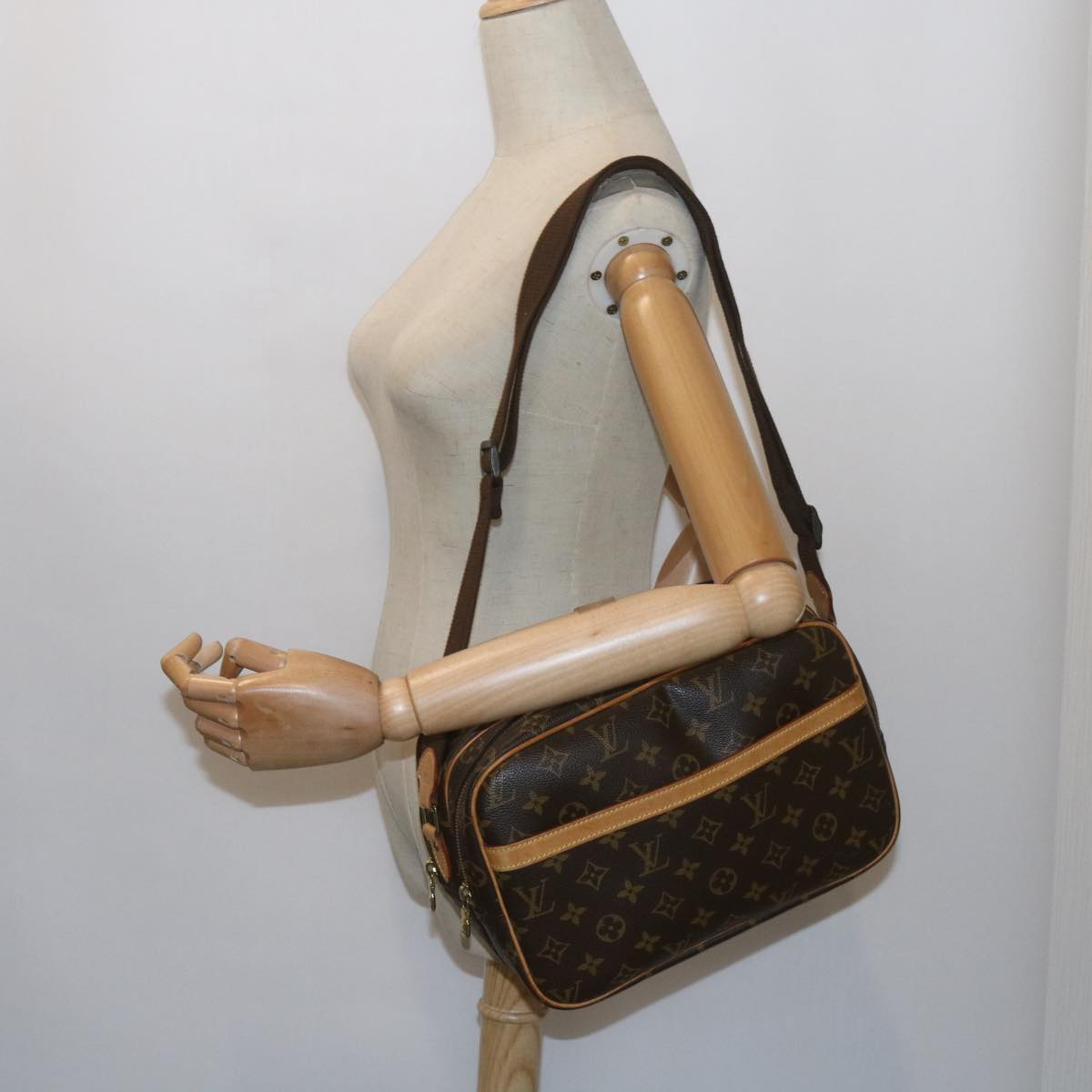 LOUIS VUITTON Monogram Reporter PM Shoulder Bag M45254 LV Auth 60069A