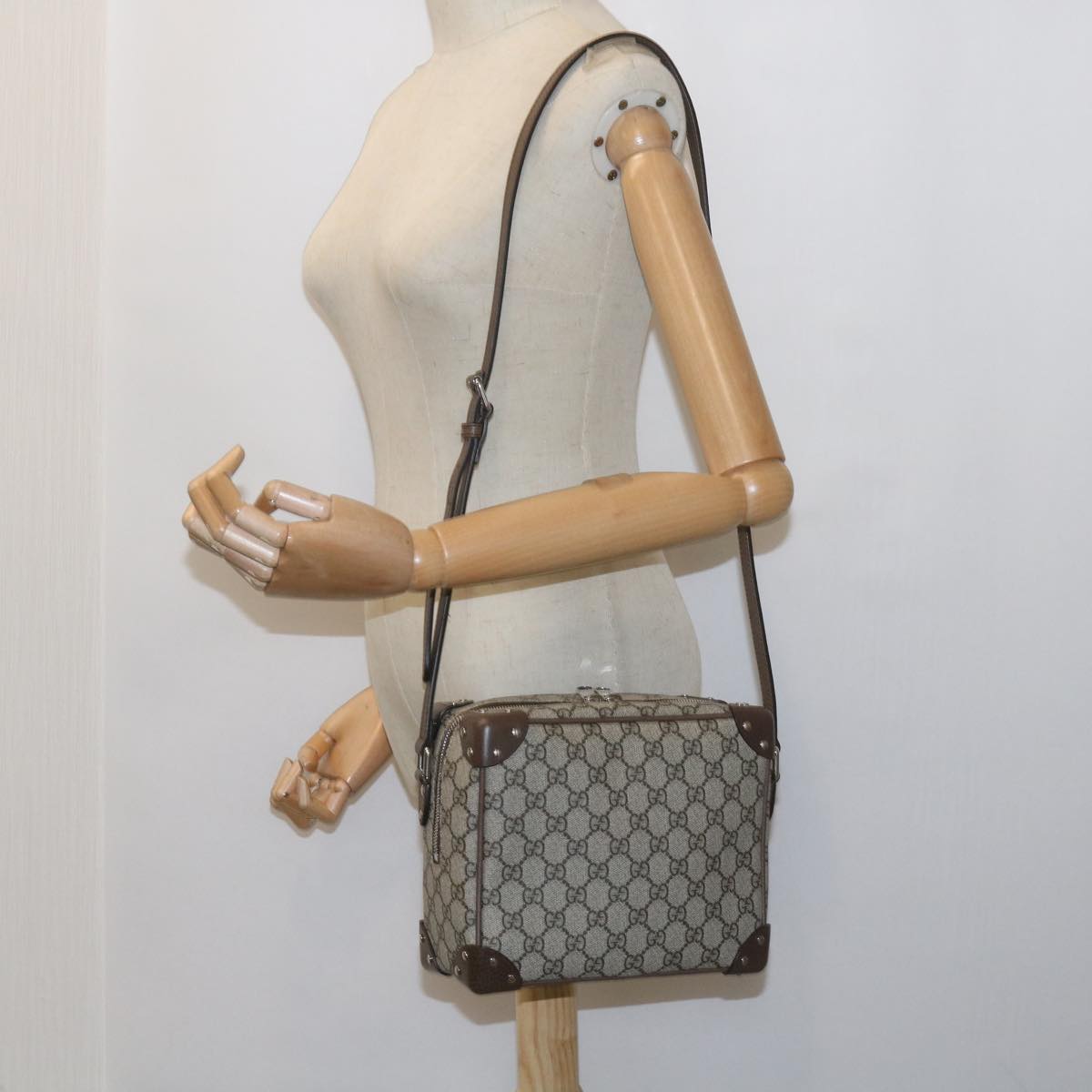 GUCCI GG Supreme Shoulder Bag Beige 626363 Auth 60070S