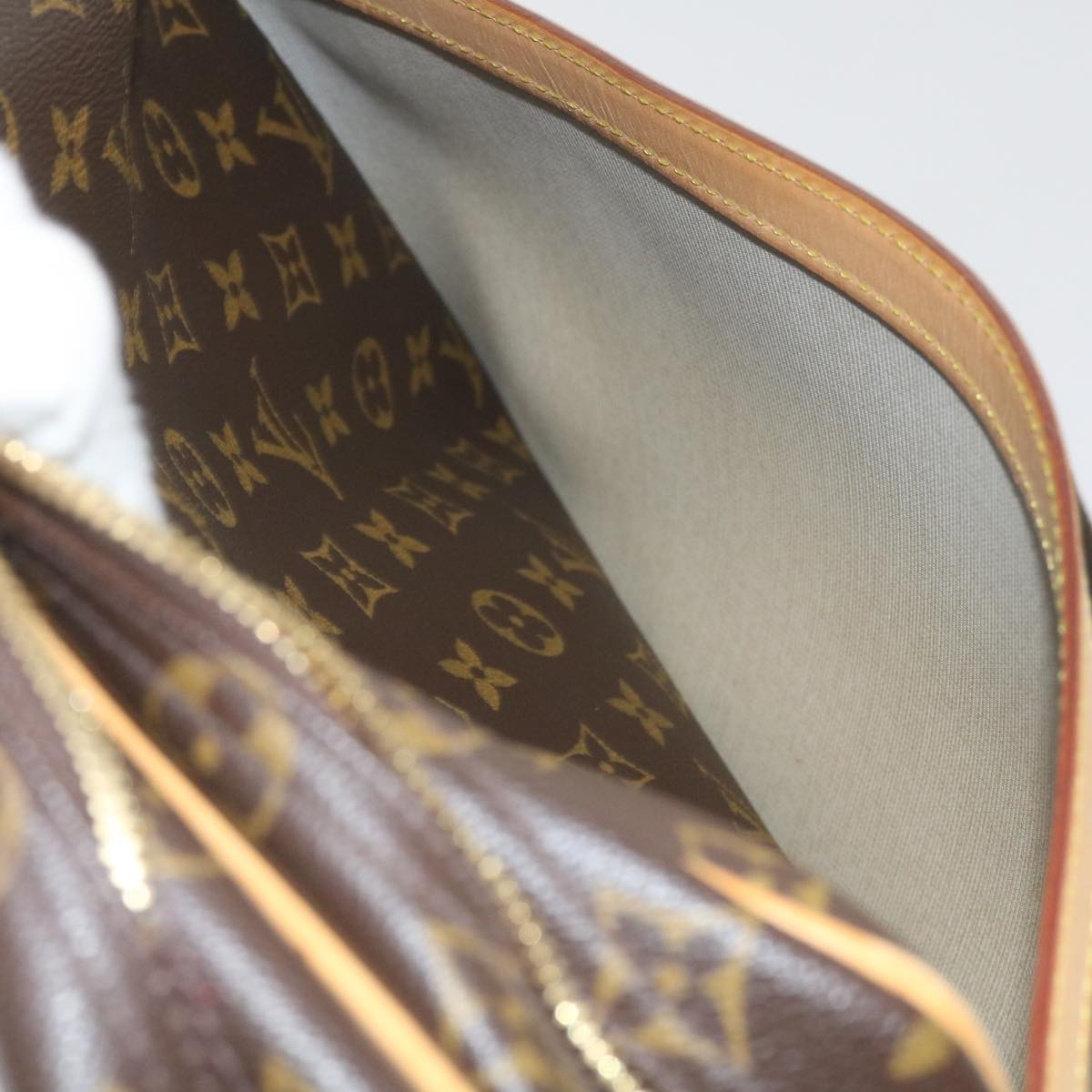 LOUIS VUITTON Monogram Reporter GM Shoulder Bag M45252 LV Auth 60088A