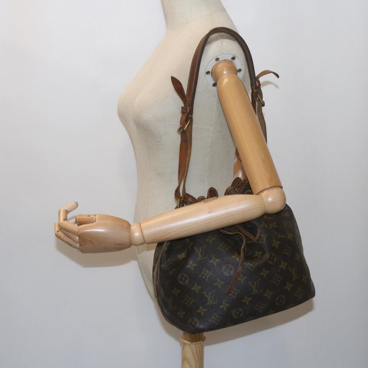 LOUIS VUITTON Monogram Petit Noe Shoulder Bag M42226 LV Auth 60241