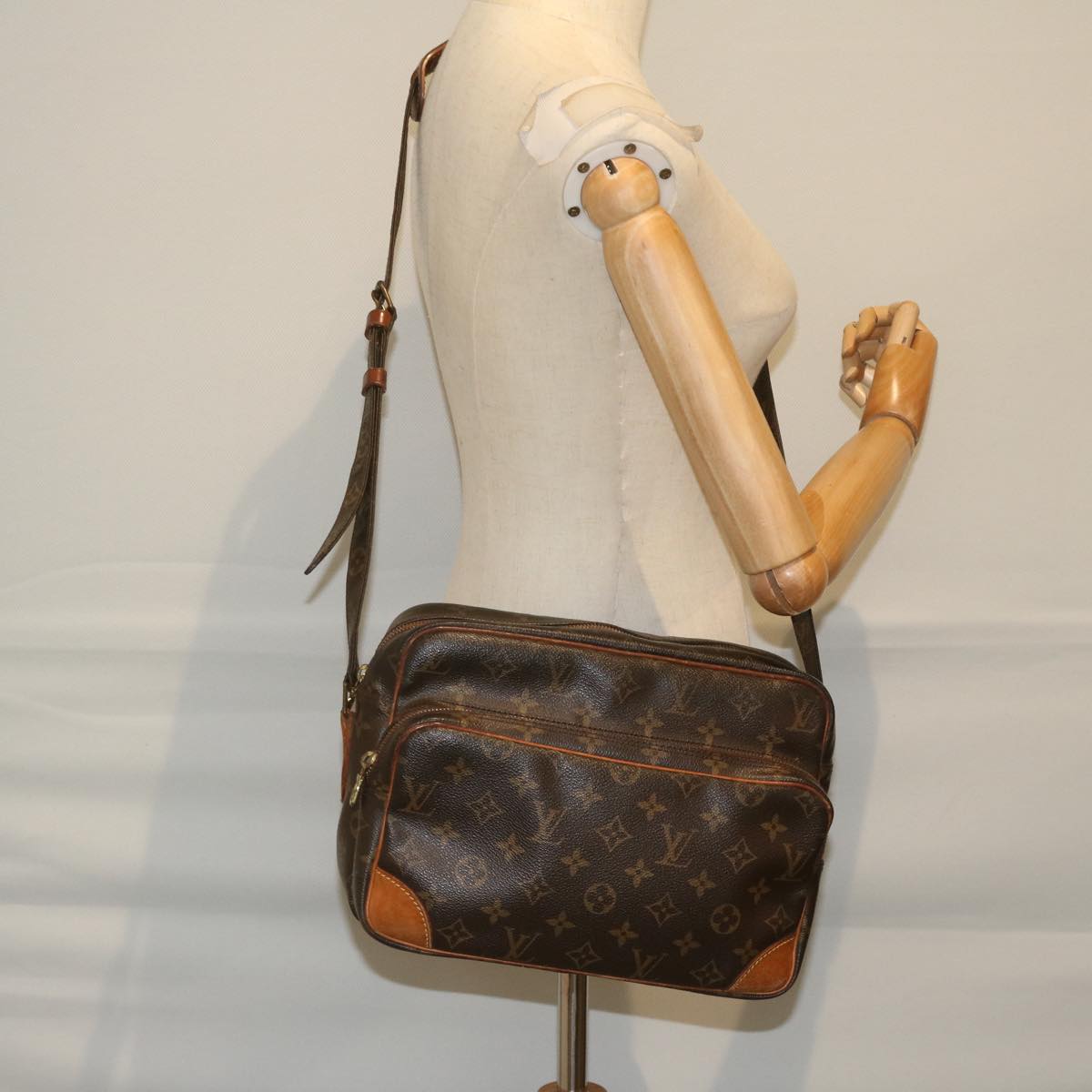 LOUIS VUITTON Monogram Nile Shoulder Bag M45244 LV Auth 60377