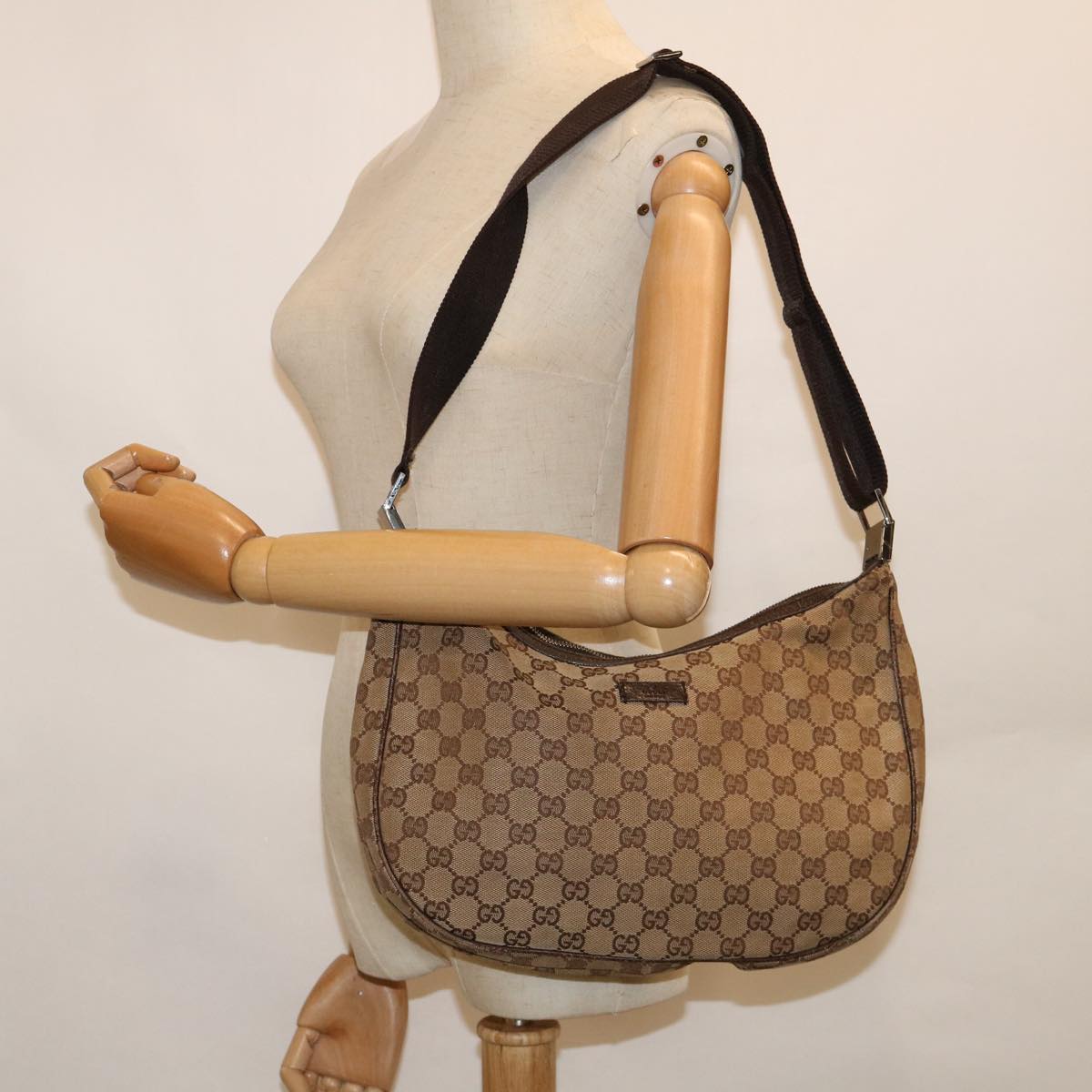 GUCCI GG Canvas Shoulder Bag Beige 122790 Auth 60390