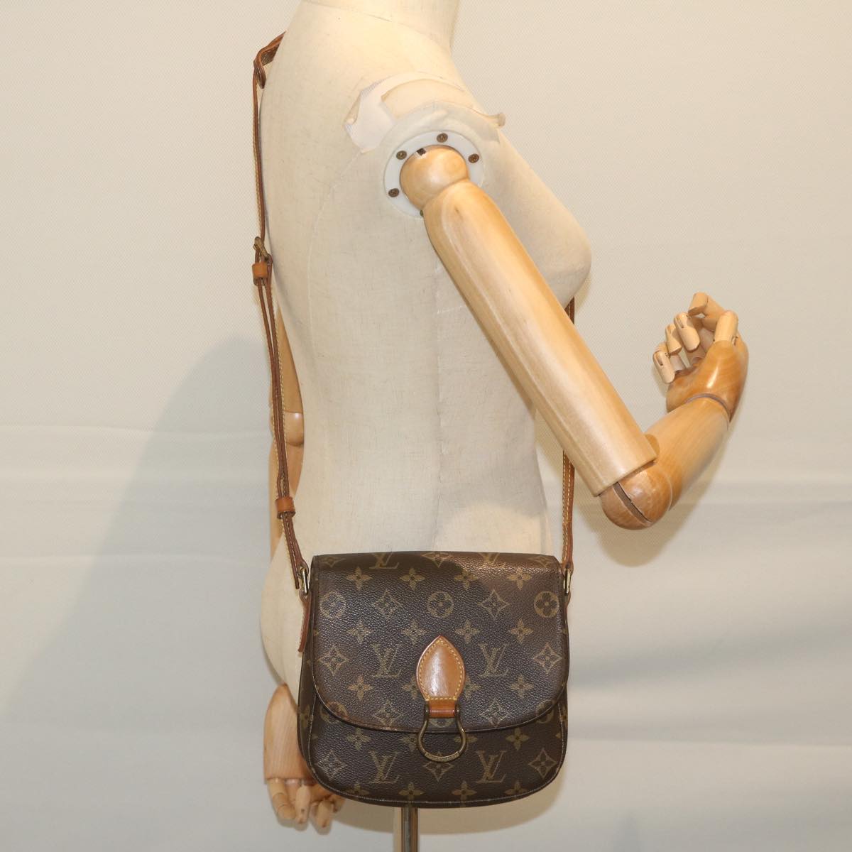 LOUIS VUITTON Monogram Saint Cloud MM Shoulder Bag M51243 LV Auth 60482