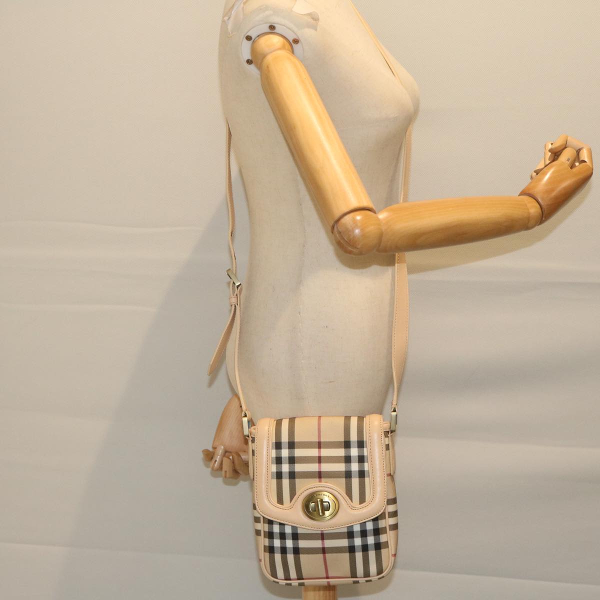 BURBERRY Nova Check Shoulder Bag PVC Leather Beige Auth 60497