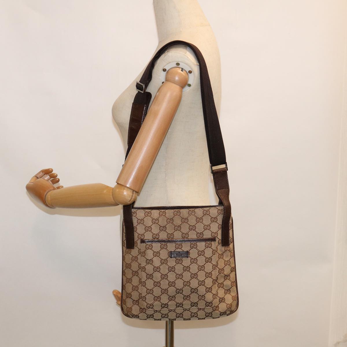 GUCCI GG Canvas Shoulder Bag Beige 122793 Auth 60517