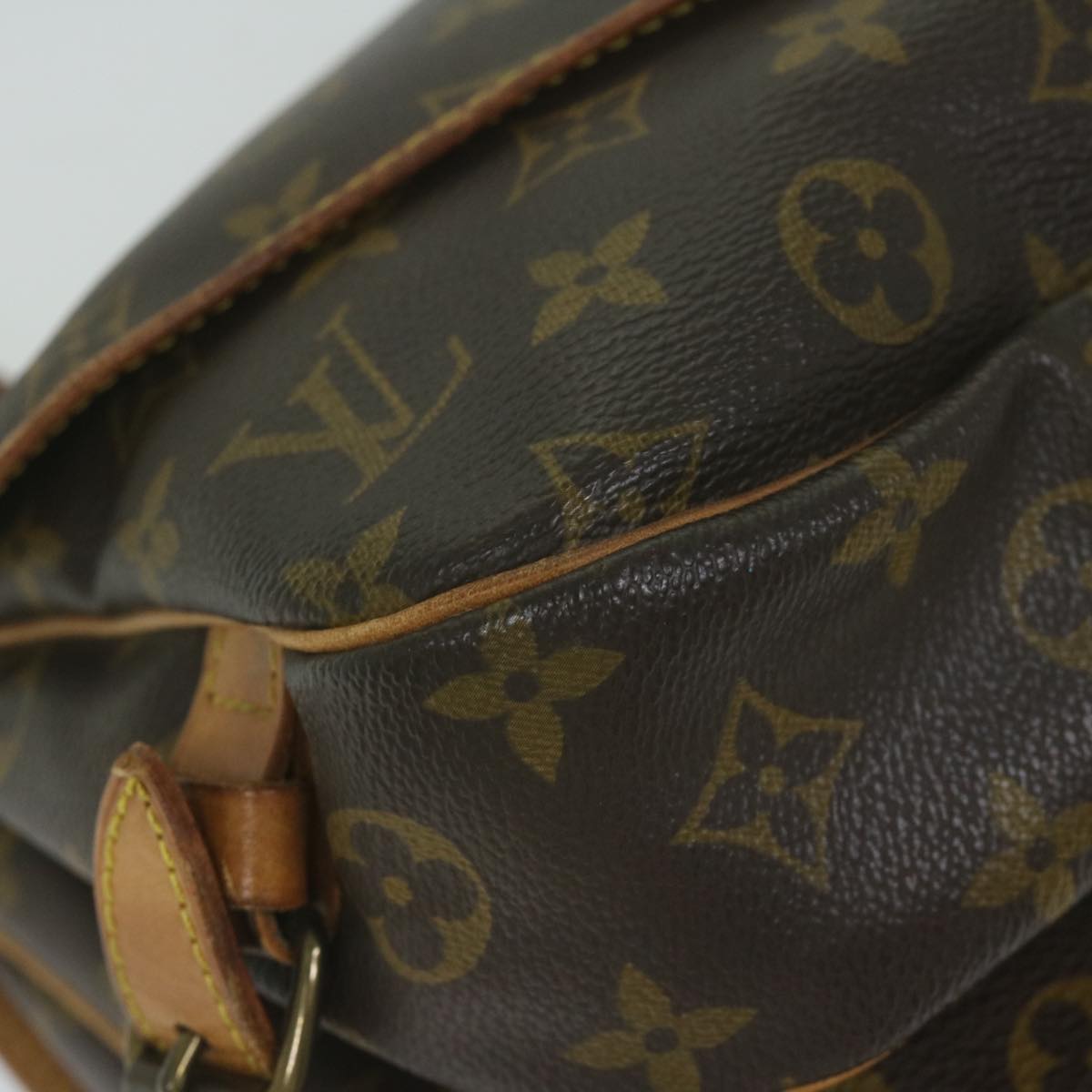 LOUIS VUITTON Monogram Saumur 30 Shoulder Bag M42256 LV Auth 60579