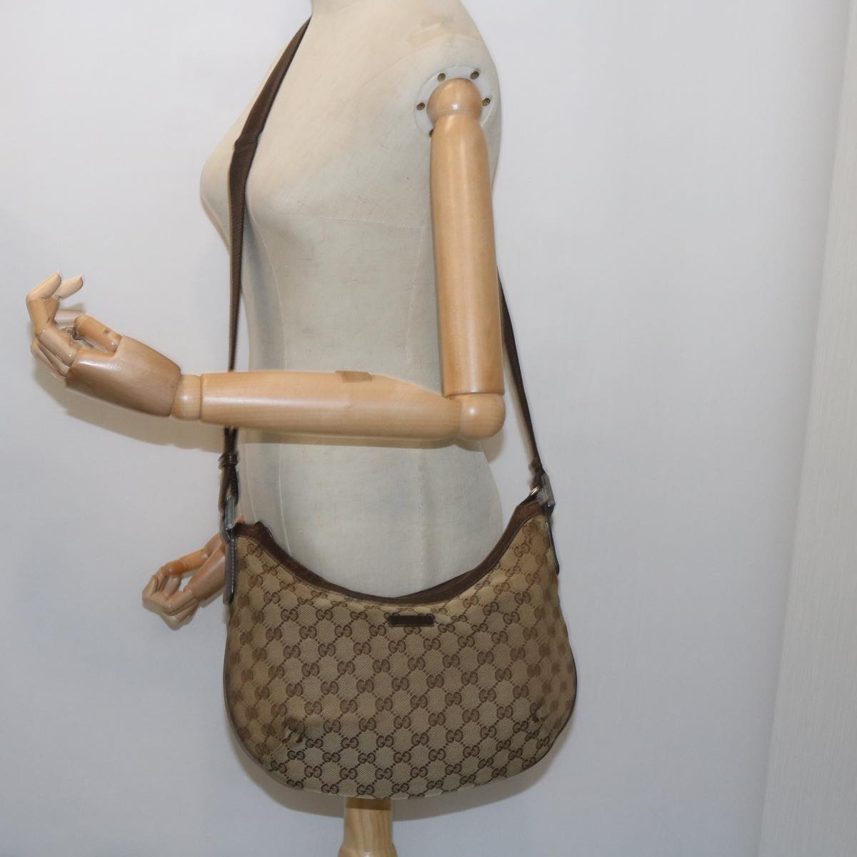 GUCCI GG Canvas Shoulder Bag Beige 181092 Auth 60607