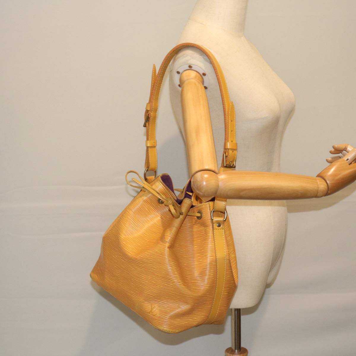 LOUIS VUITTON Epi Petit Noe Shoulder Bag Tassili Yellow M44109 LV Auth 60685