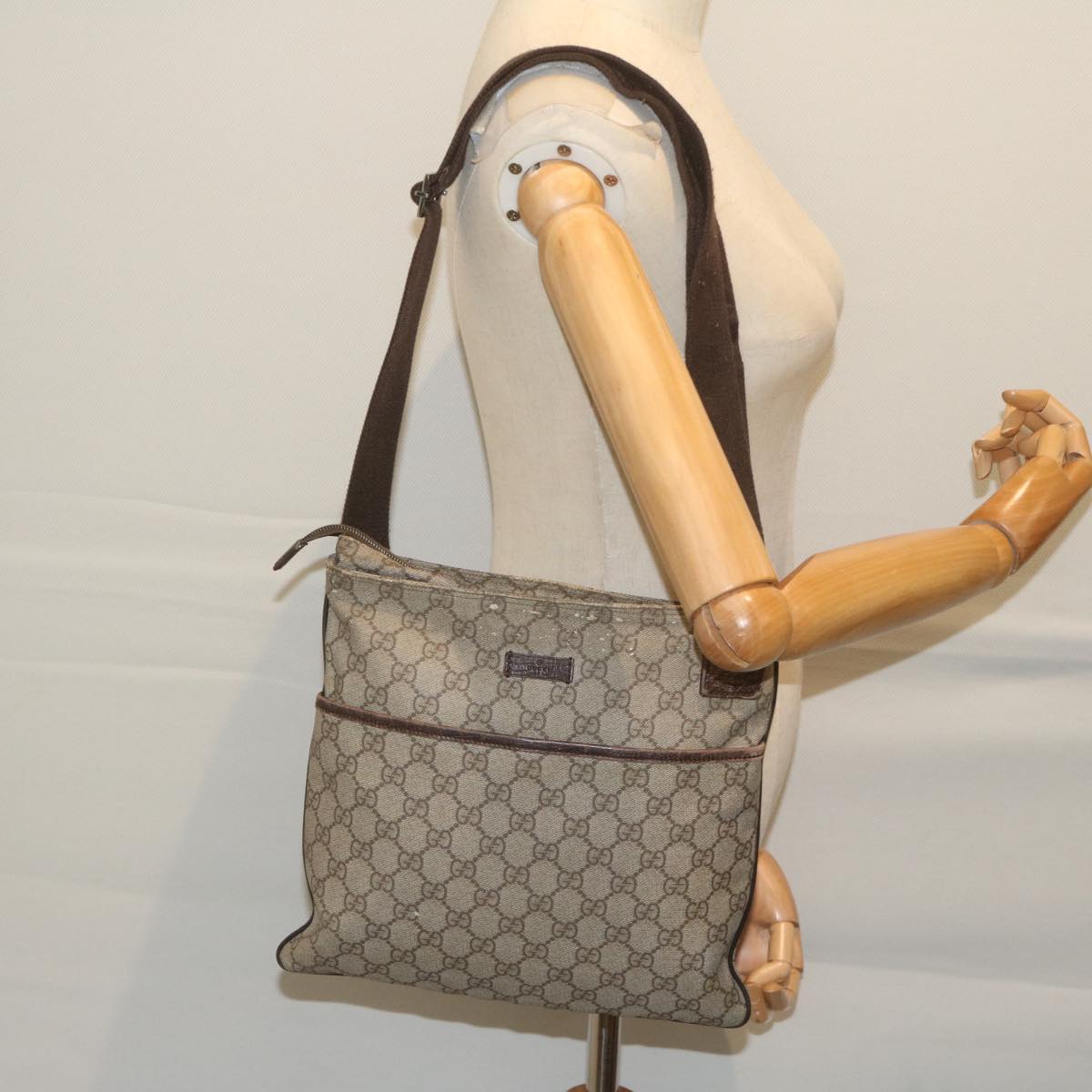 GUCCI GG Supreme Shoulder Bag PVC Leather Beige 141626 Auth 60722