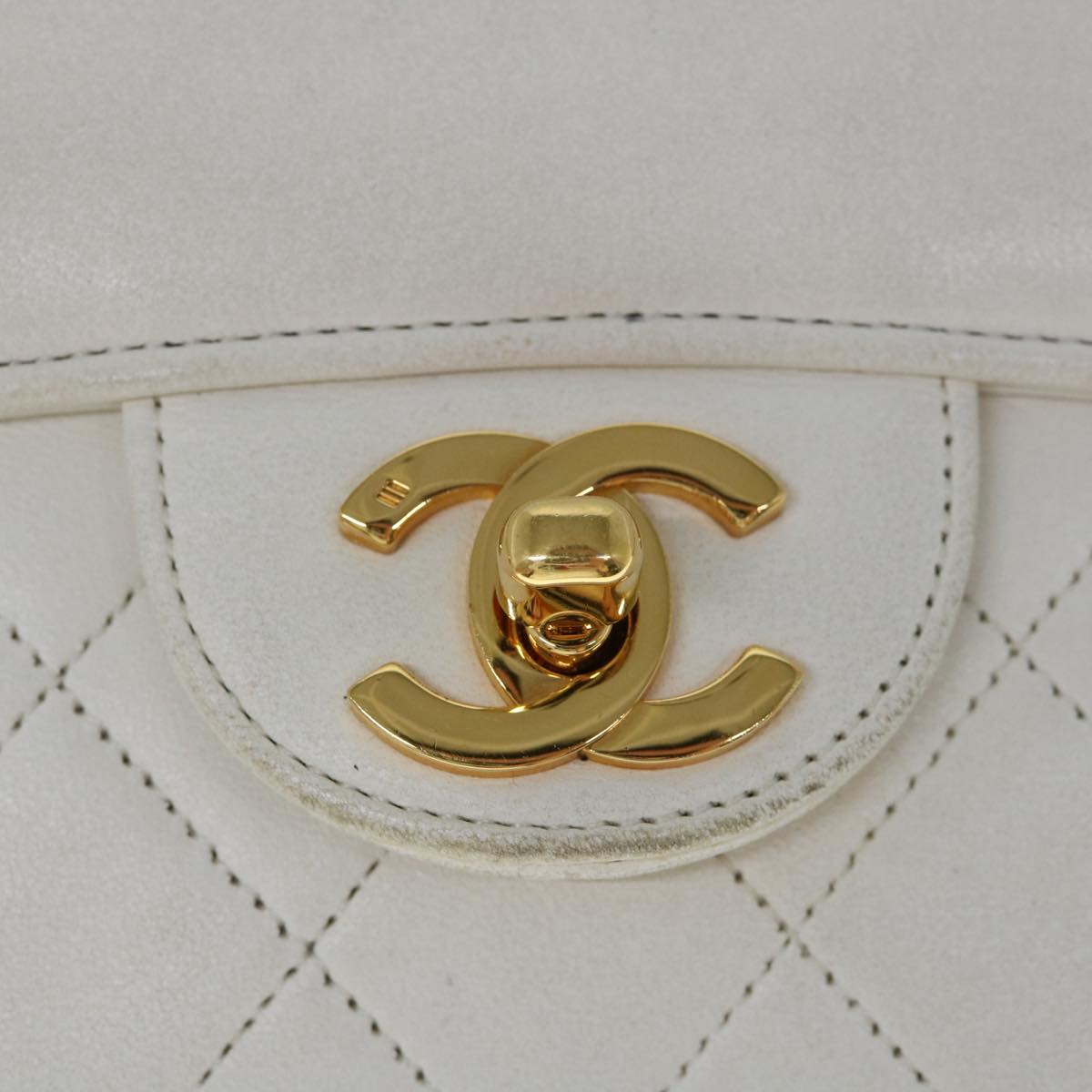 CHANEL Matelasse Chain Shoulder Bag Leather White CC Auth 60754A