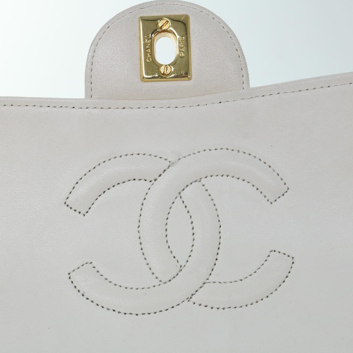 CHANEL Matelasse Chain Shoulder Bag Leather White CC Auth 60754A