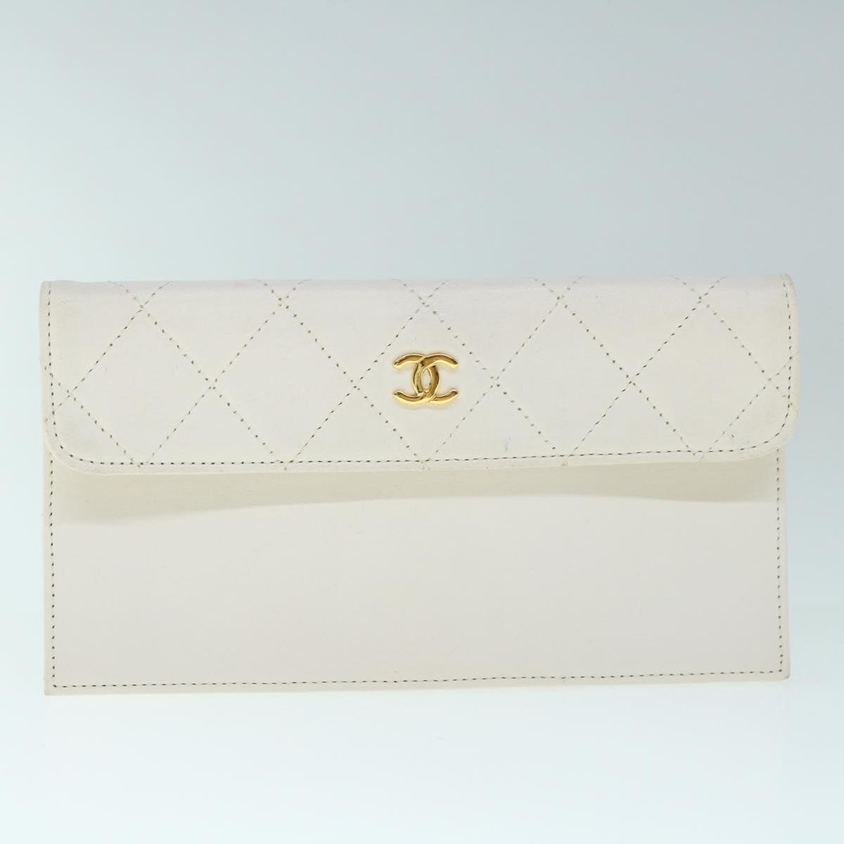 CHANEL Matelasse Chain Shoulder Bag Leather White CC Auth 60754A