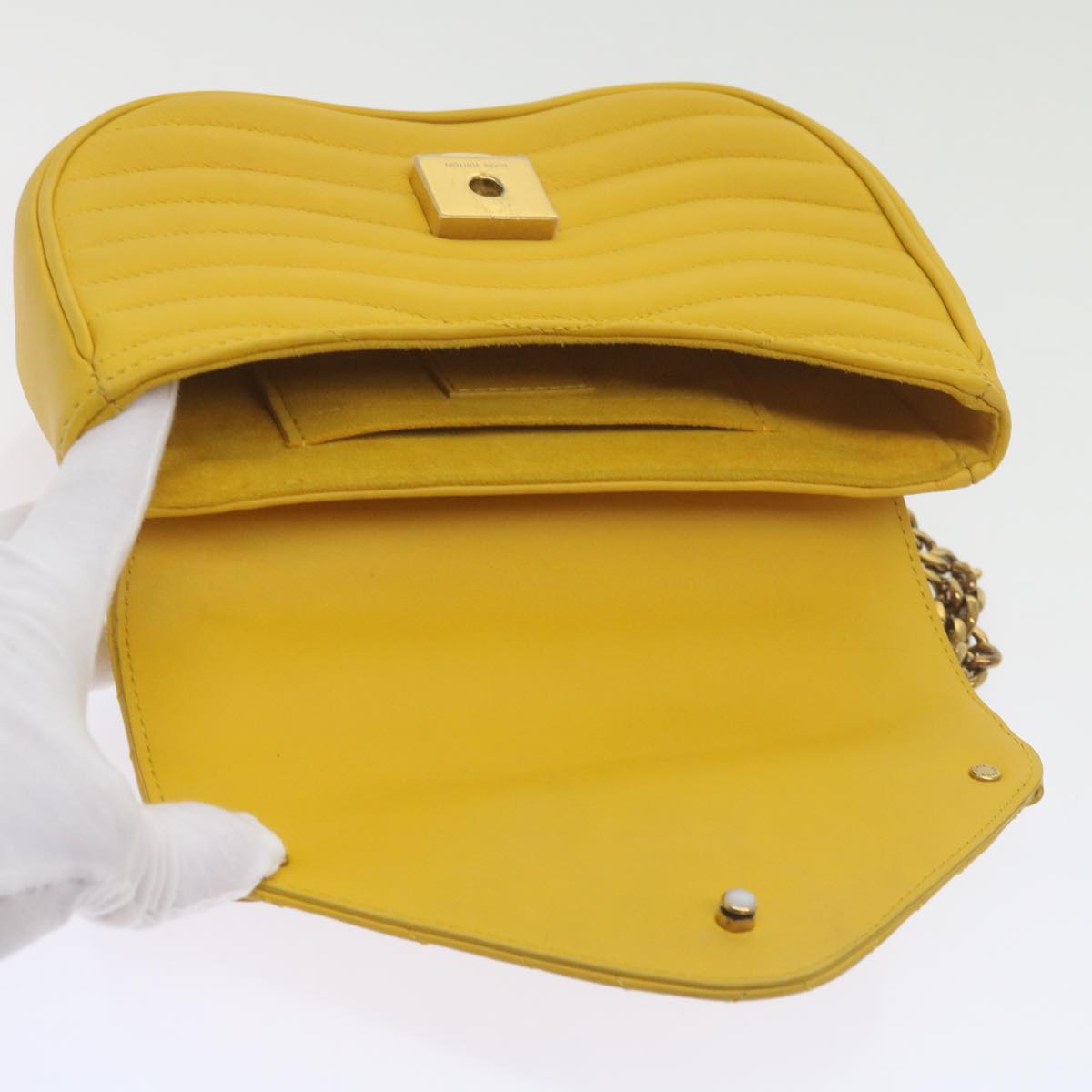 LOUIS VUITTON New Wave Chain Bag PM Shoulder Bag Leather Yellow LV Auth 60852A