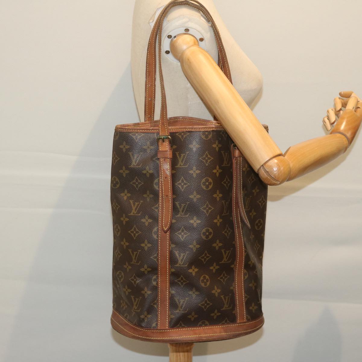 LOUIS VUITTON Monogram Bucket GM Shoulder Bag Vintage M42236 LV Auth 60966