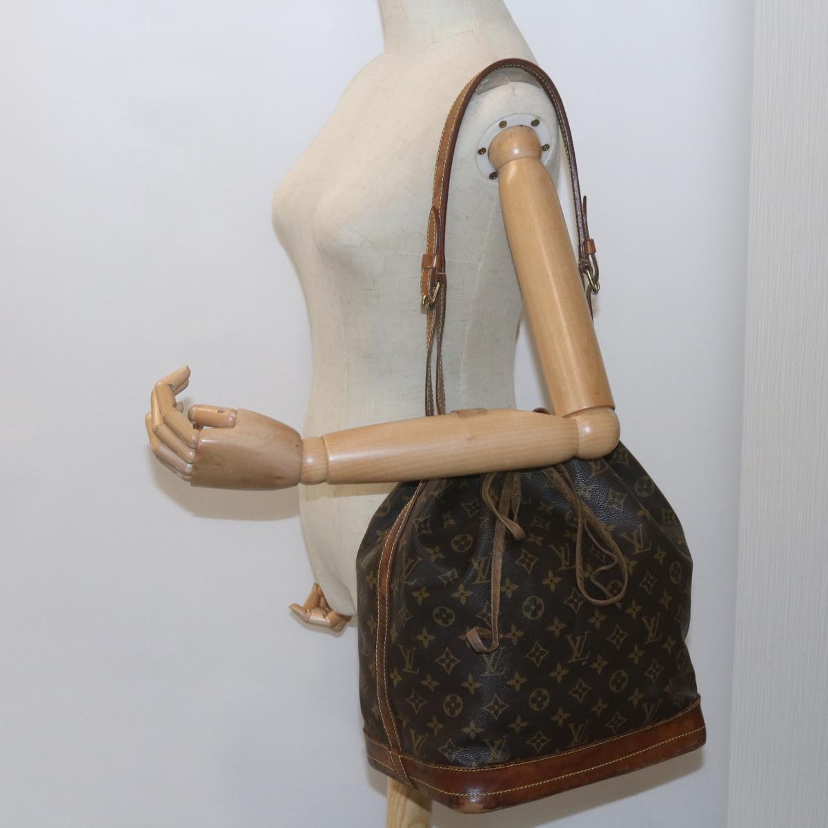 LOUIS VUITTON Monogram Noe Shoulder Bag M42224 LV Auth 61006