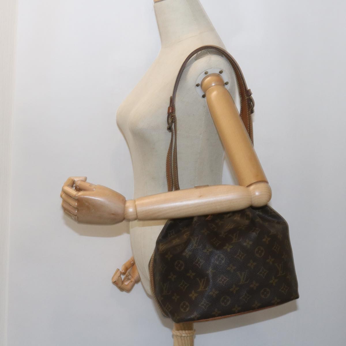 LOUIS VUITTON Monogram Petit Noe Shoulder Bag M42226 LV Auth 61042