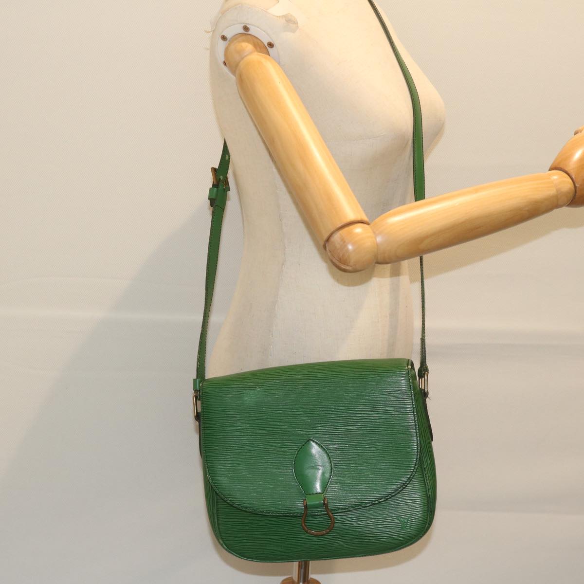 LOUIS VUITTON Epi Saint Cloud GM Shoulder Bag Green M52194 LV Auth 61305