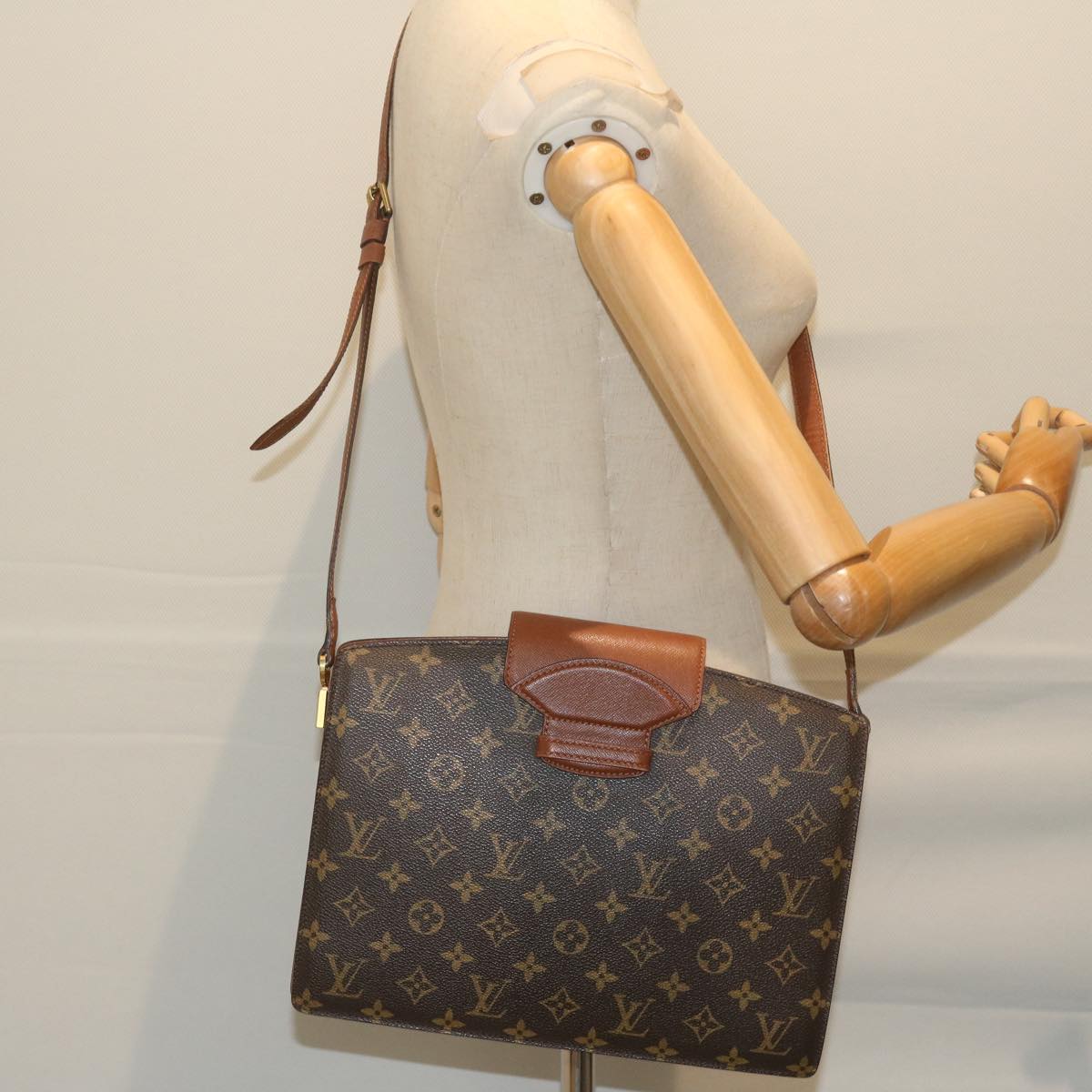 LOUIS VUITTON Monogram Kurcell Shoulder Bag M51375 LV Auth 61334