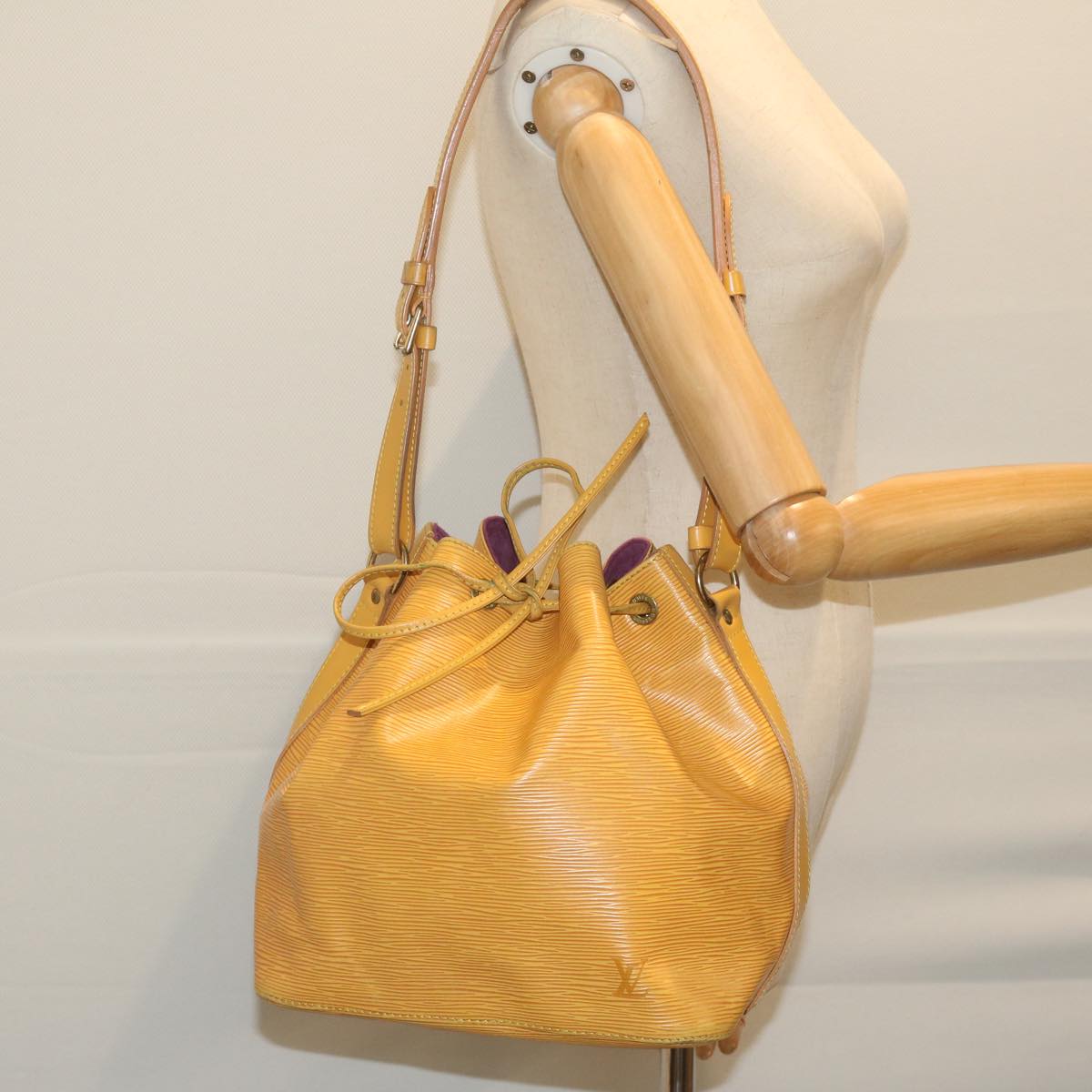 LOUIS VUITTON Epi Petit Noe Shoulder Bag Tassili Yellow M44109 LV Auth 61356