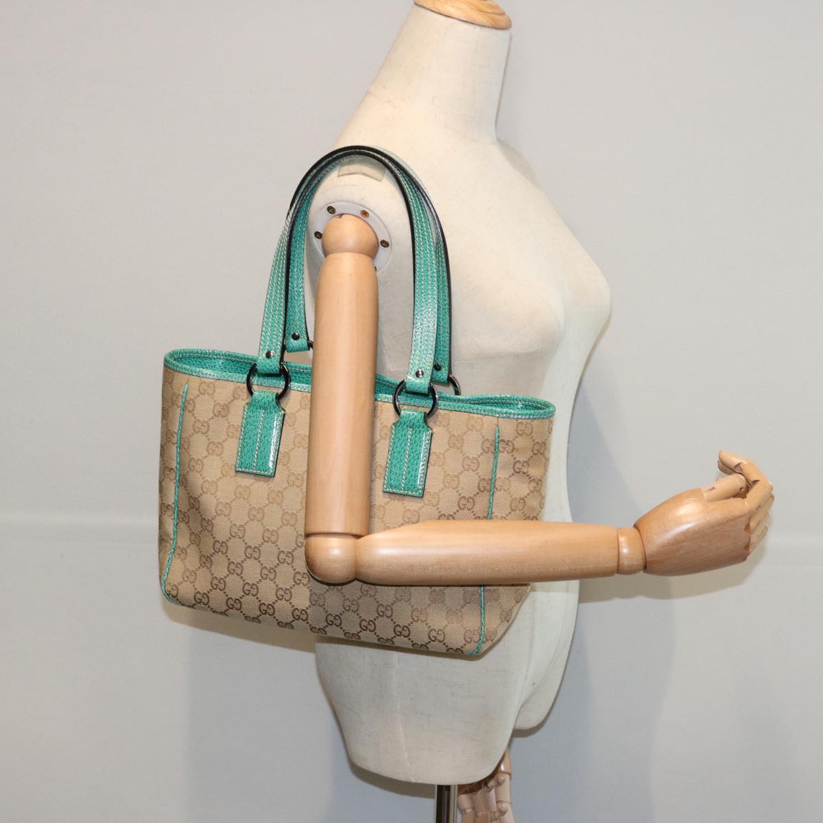 GUCCI GG Canvas Tote Bag Beige 113019 Auth 61647