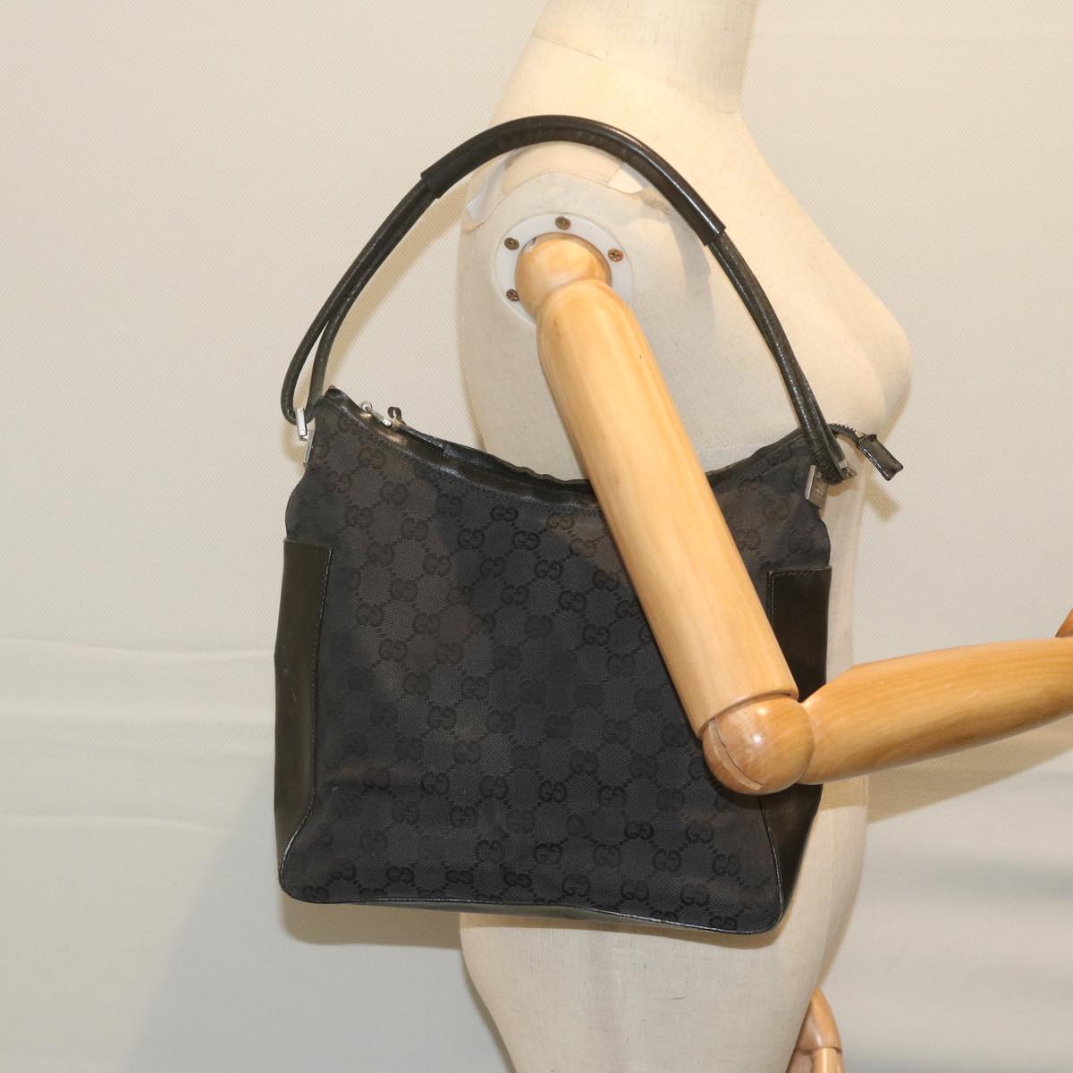 GUCCI GG Canvas Shoulder Bag Black 001 3770 Auth 61697