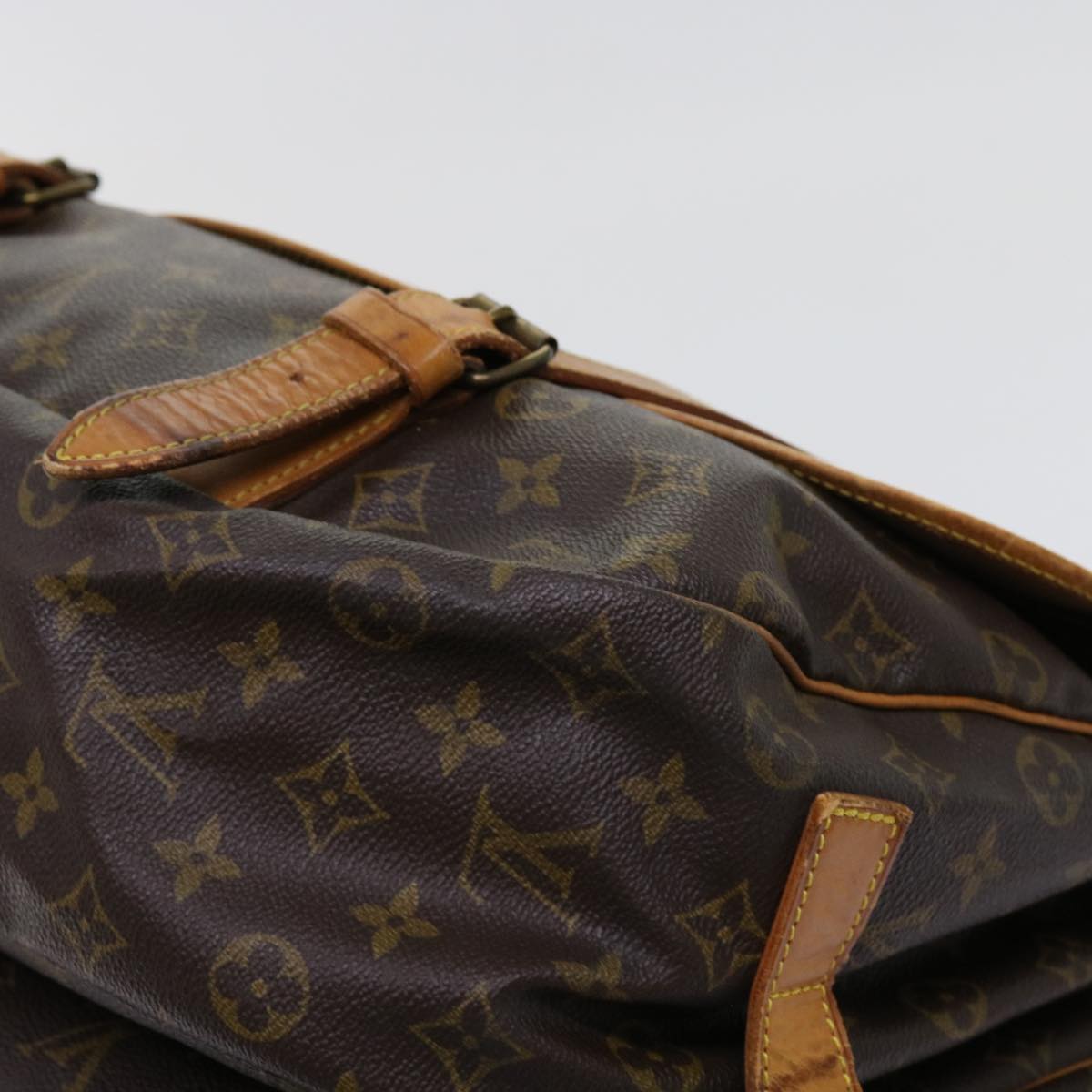 LOUIS VUITTON Monogram Saumur 43 Shoulder Bag M42252 LV Auth 61721