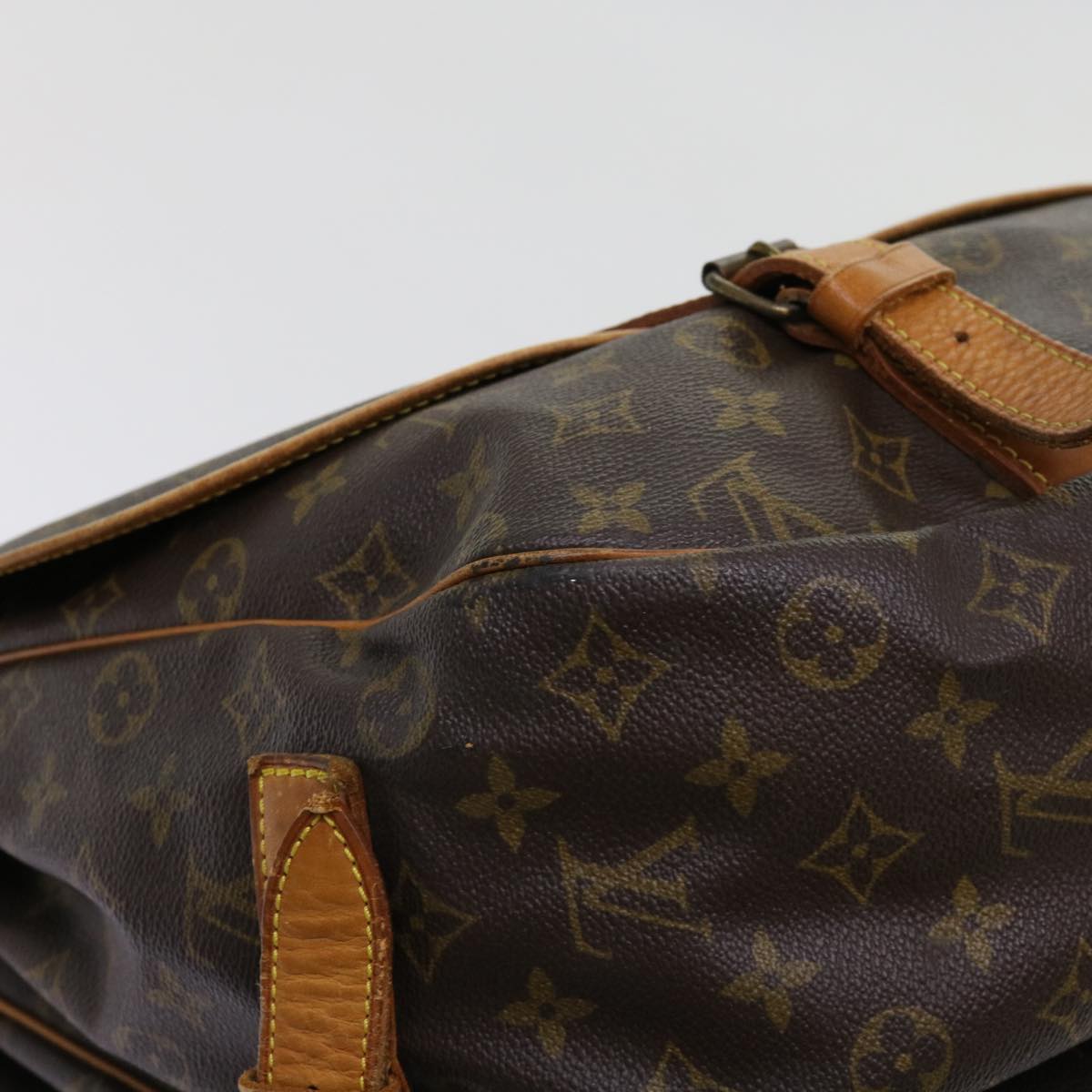 LOUIS VUITTON Monogram Saumur 43 Shoulder Bag M42252 LV Auth 61721