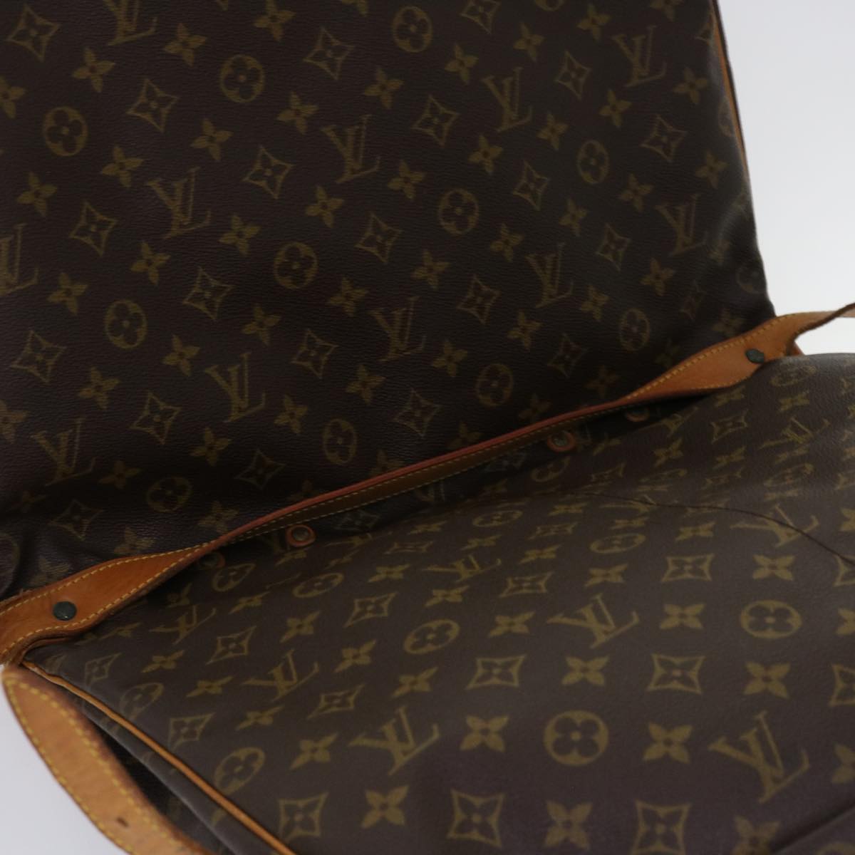 LOUIS VUITTON Monogram Saumur 43 Shoulder Bag M42252 LV Auth 61721