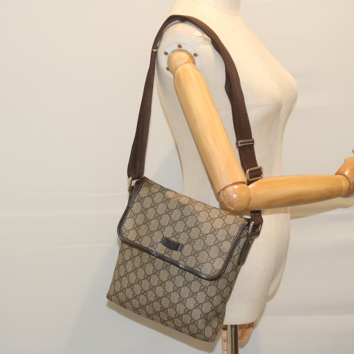 GUCCI GG Supreme Shoulder Bag PVC Leather Beige 223666 Auth 61786