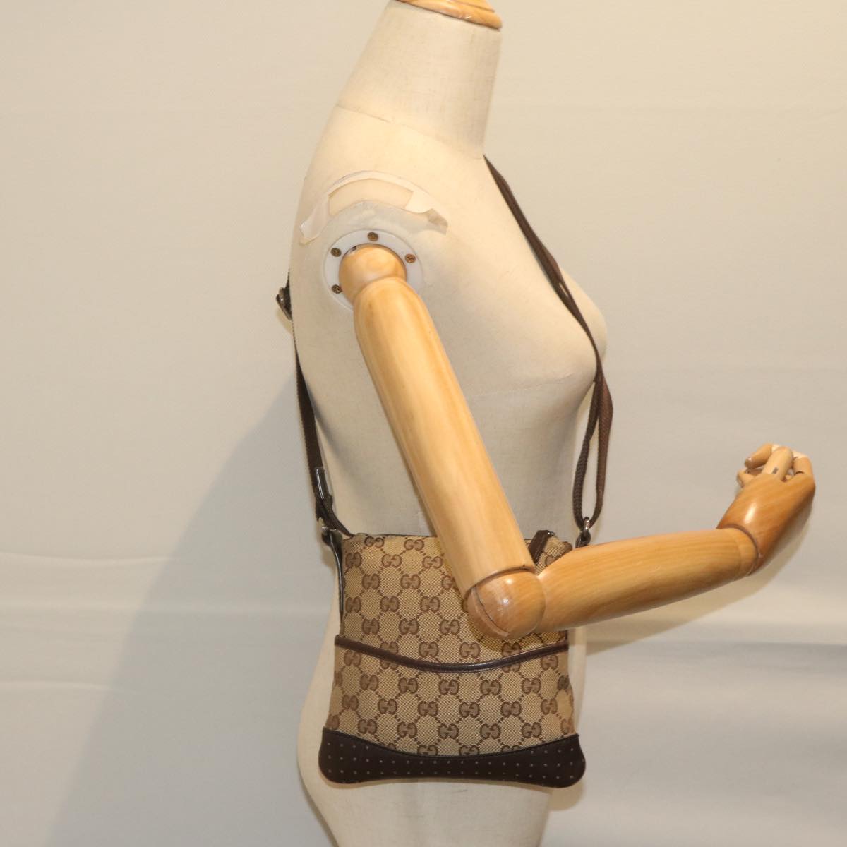 GUCCI GG Canvas Shoulder Bag Beige 147671 Auth 61787