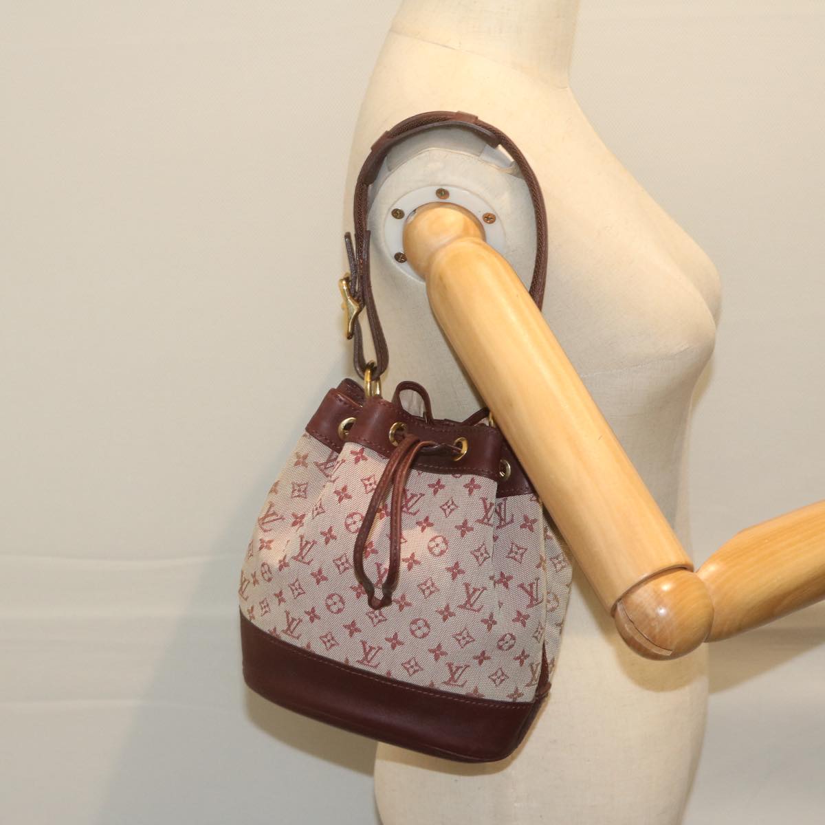 LOUIS VUITTON Monogram Mini Noelie Shoulder Bag Red M92686 LV Auth 61794