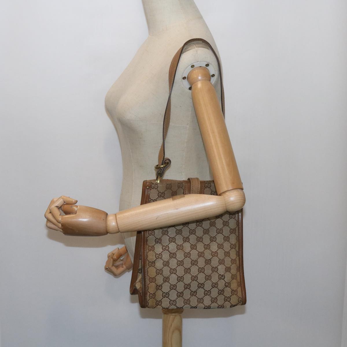 GUCCI GG Canvas Shoulder Bag Beige 110292 Auth 61802